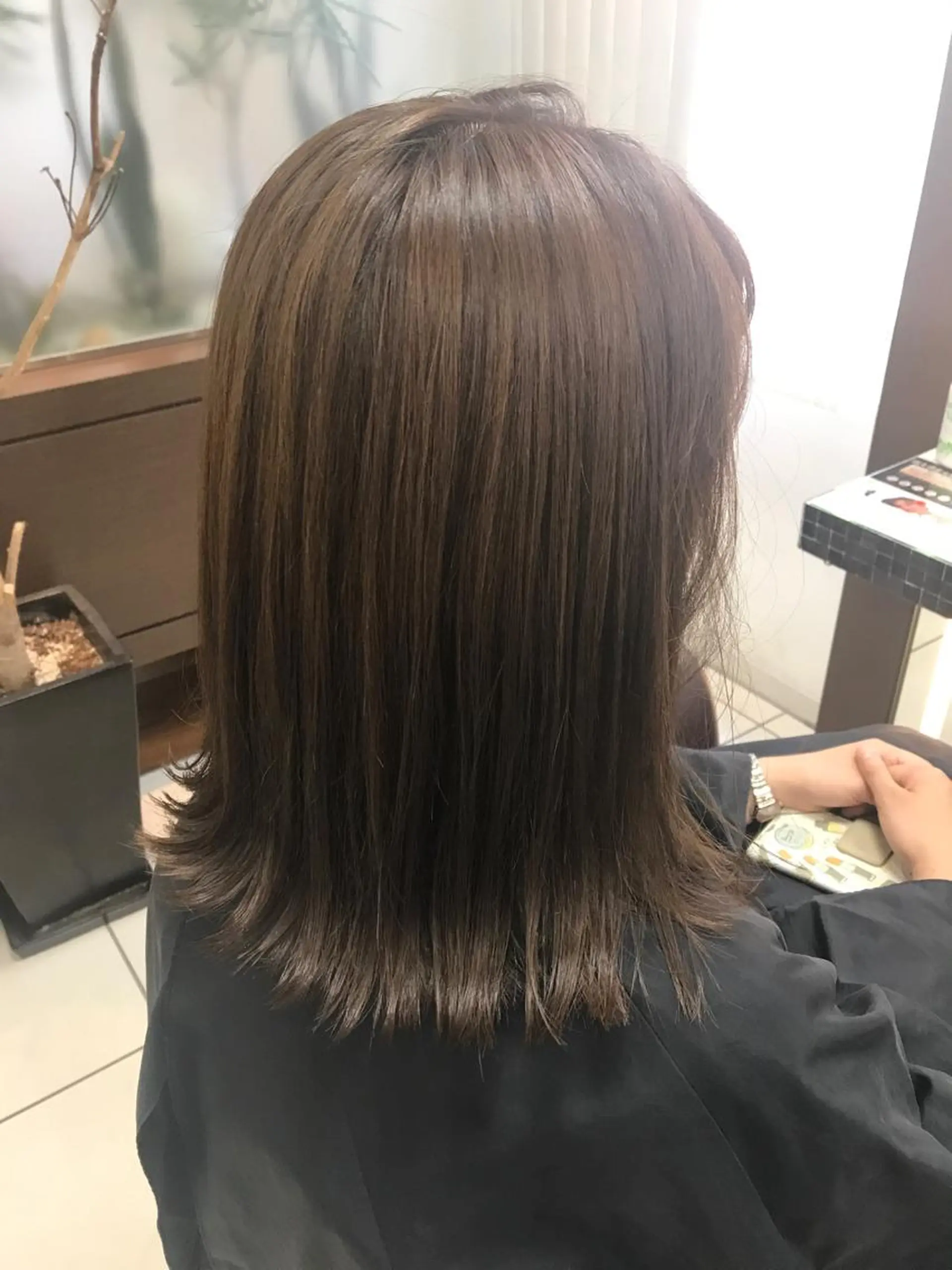 セミロング カラー 馴染ませNo.1🧃 エクステ・アレンジのヘアスタイル