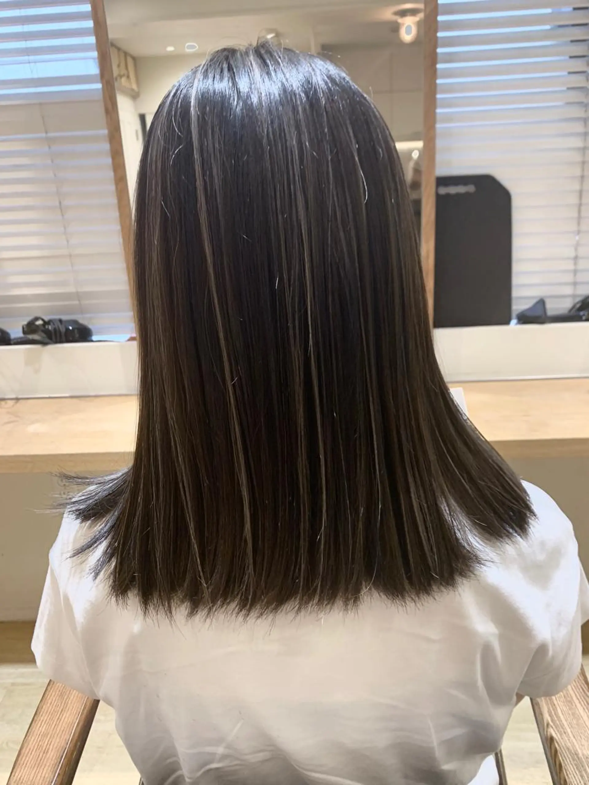 セミロング ハイライト ヘアカラー トリートメント 渋谷ハイトーン/ デザインカラー阿部のヘアスタイル