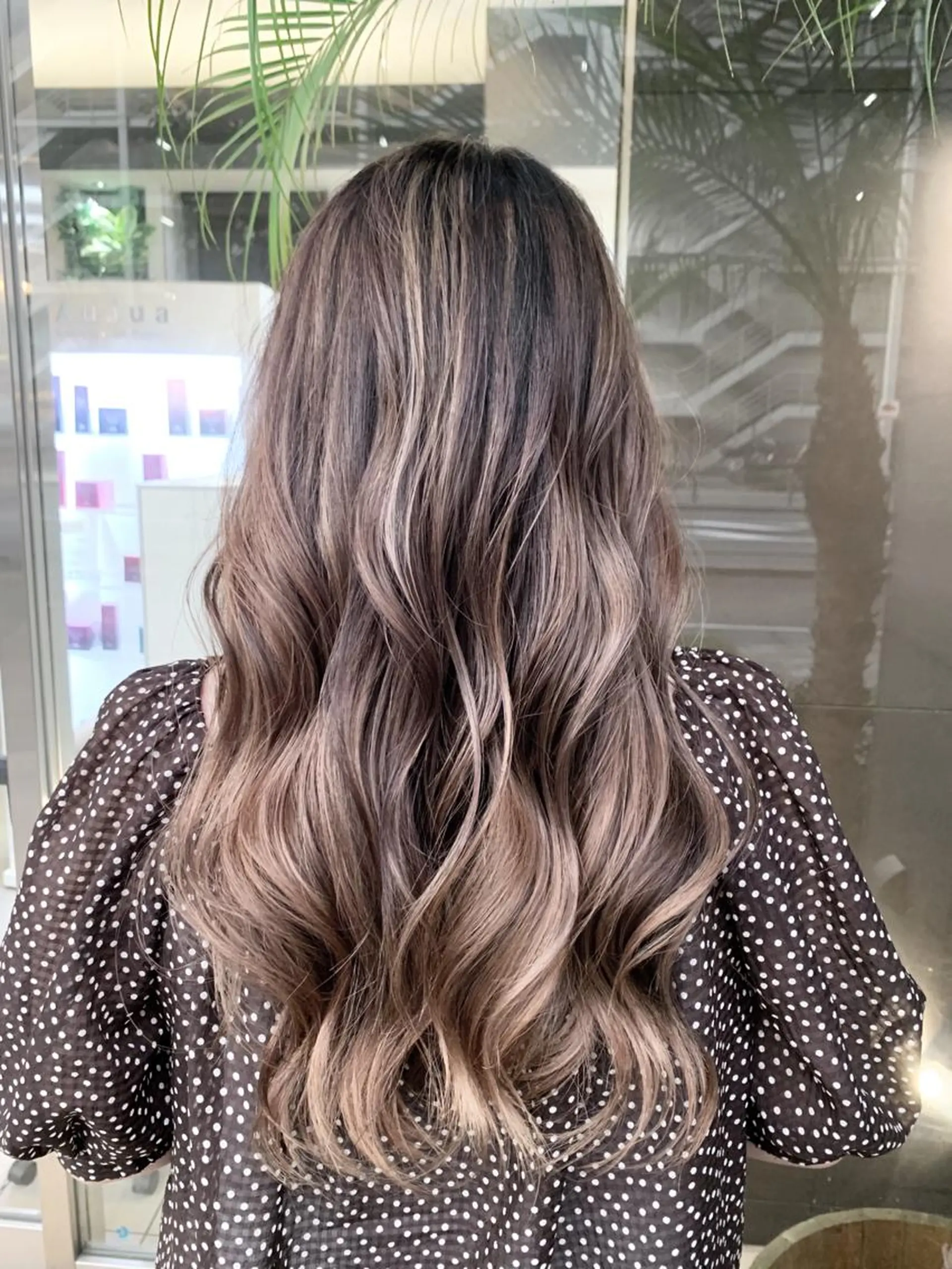 セミロング ハイライト レイヤーカット レイヤー×縮毛矯正 深見 拓のヘアスタイル