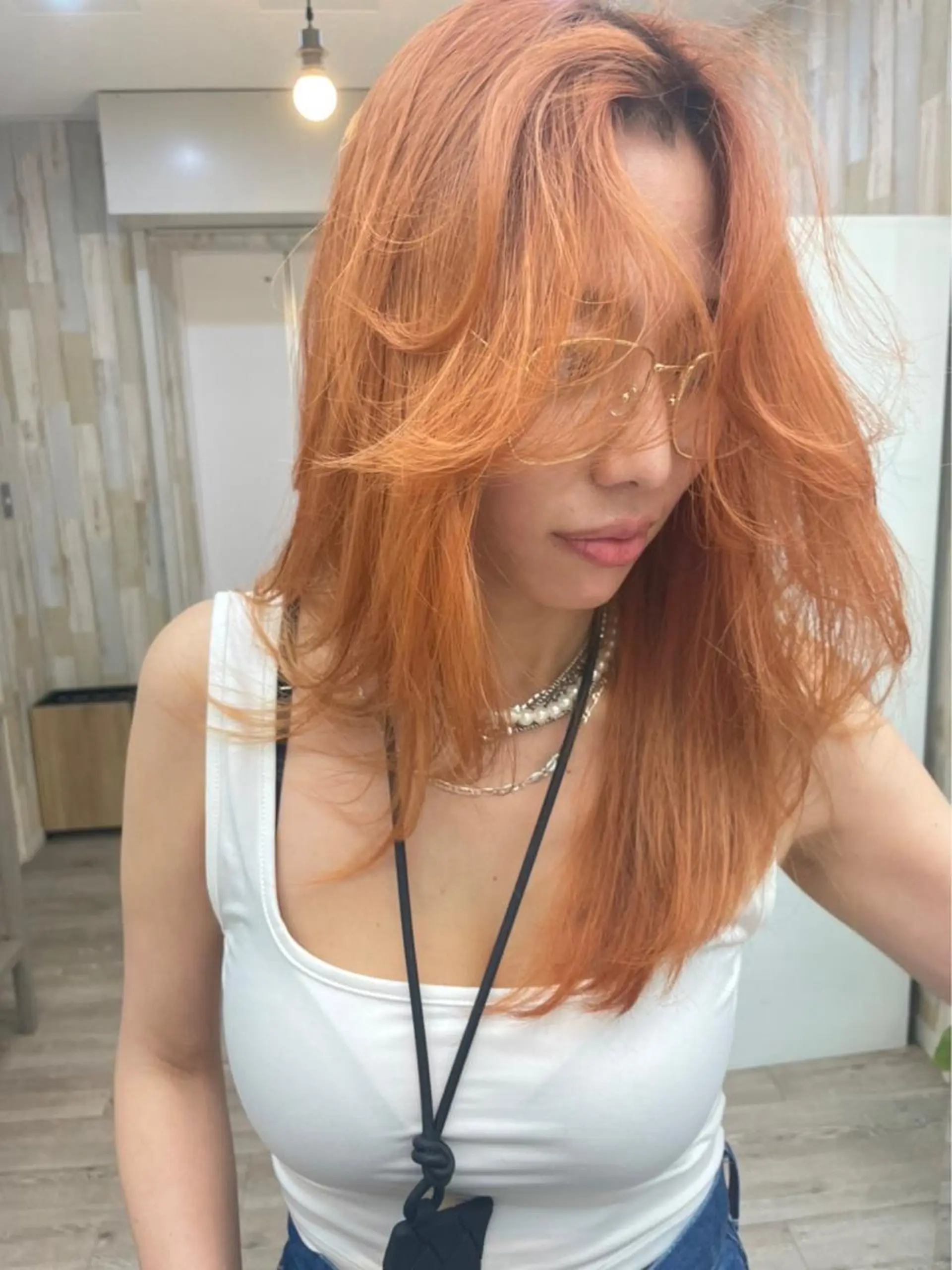 セミロング カラー ヘアアレンジ アディクシーカラー アッシュ バレイヤージュ ベージュカラー ブリーチ newi 川崎店のヘアスタイル