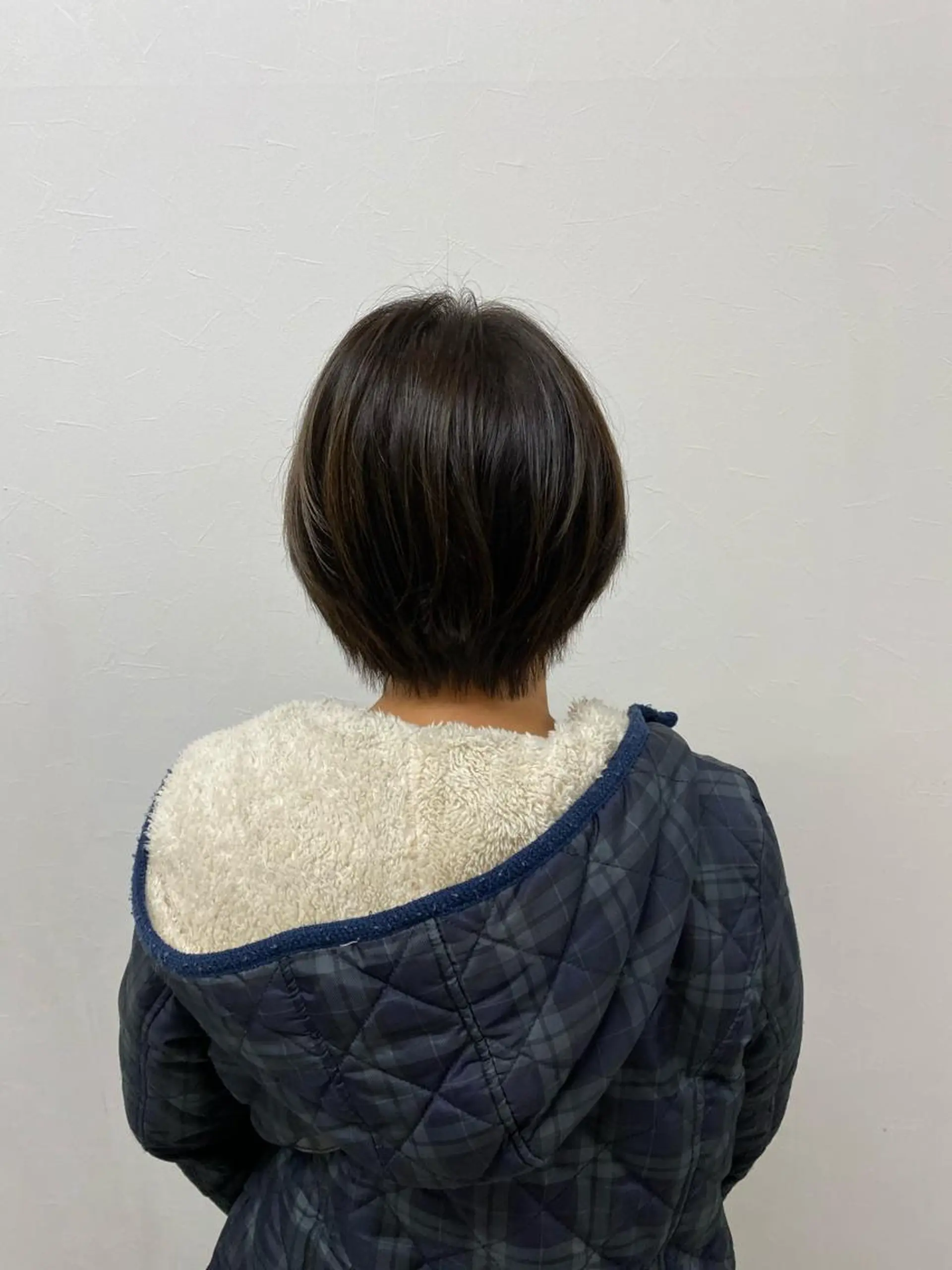 ショート カラー ベージュカラー オリーブベージュ ショートヘア KAITOH ATSUSHIのヘアスタイル