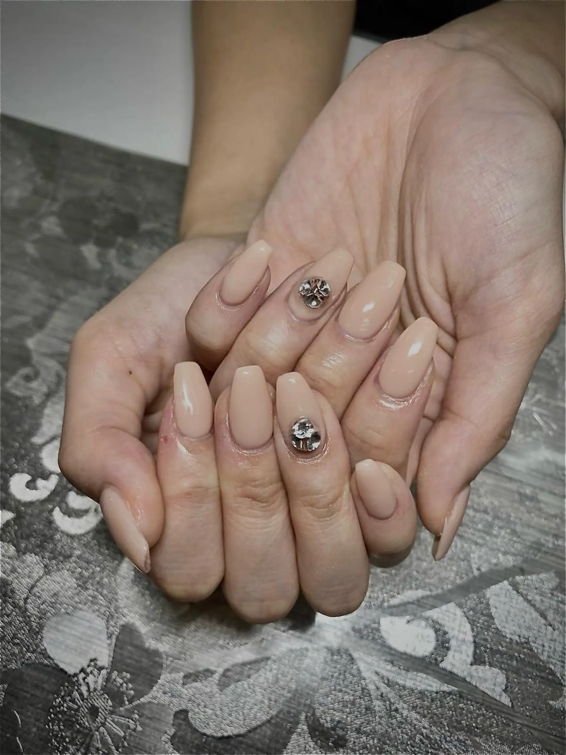 ネイル I-nailロング /ワンホン/キラキラのネイルデザイン