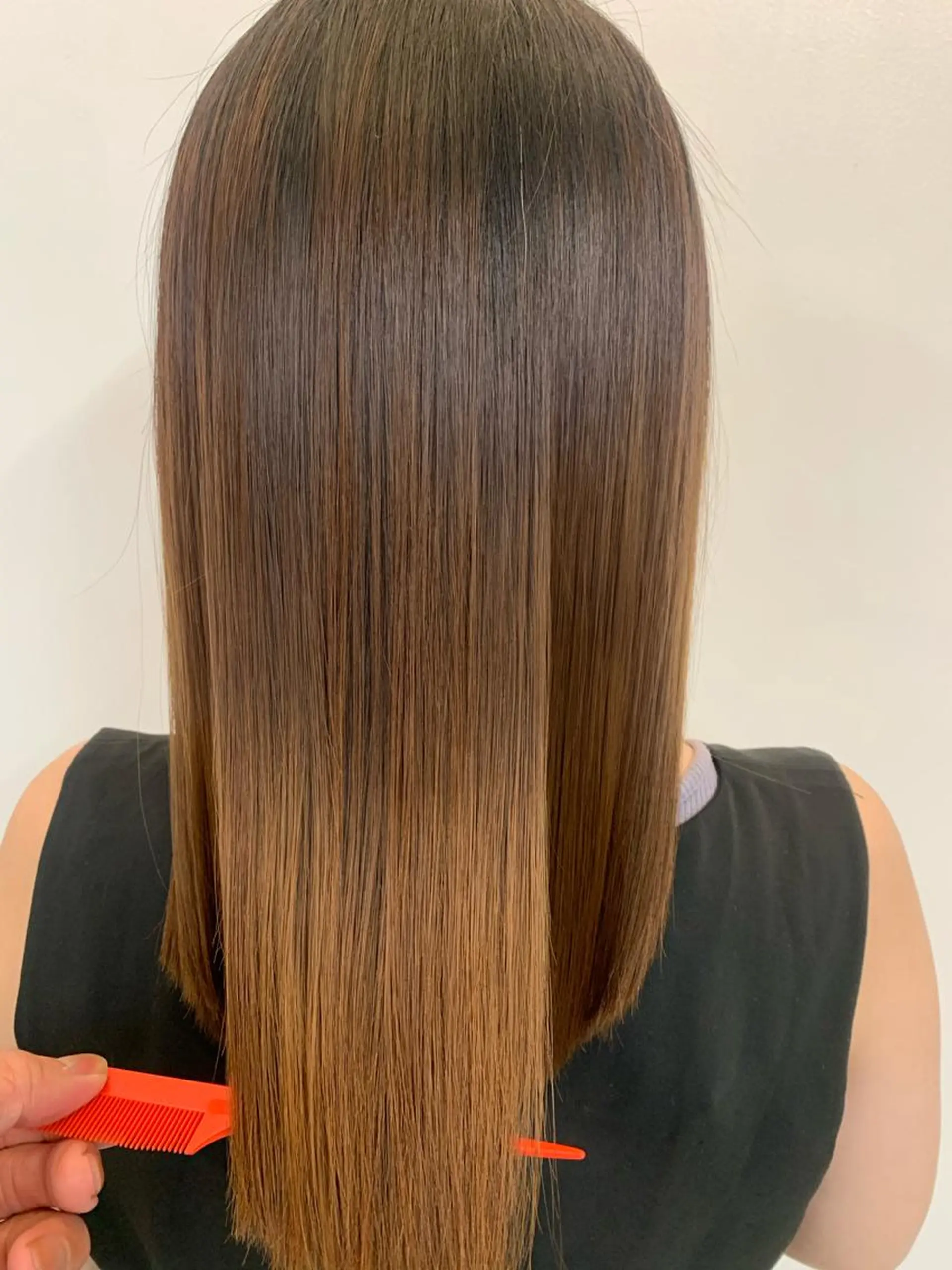 ミディアム カラー ミディアムパーマ ブリーチ トリートメント トップ スタイリストのヘアスタイル