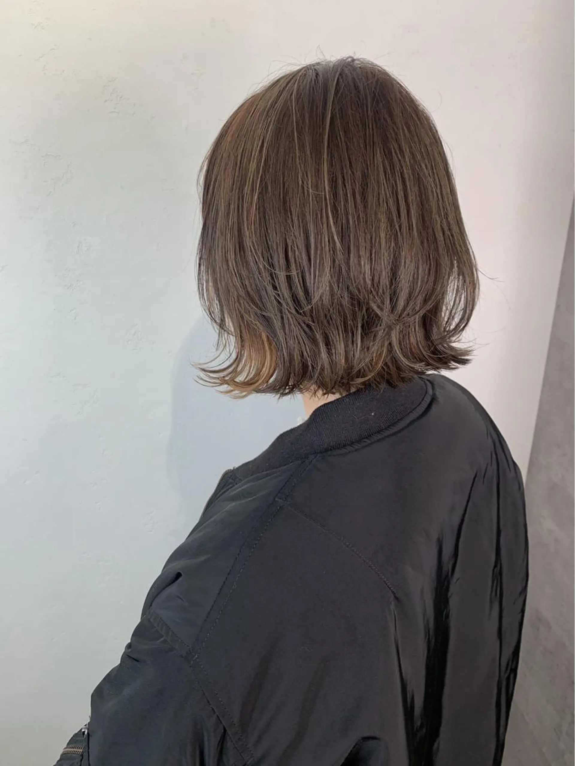 セミロング カラー _WHITE 高槻のヘアスタイル