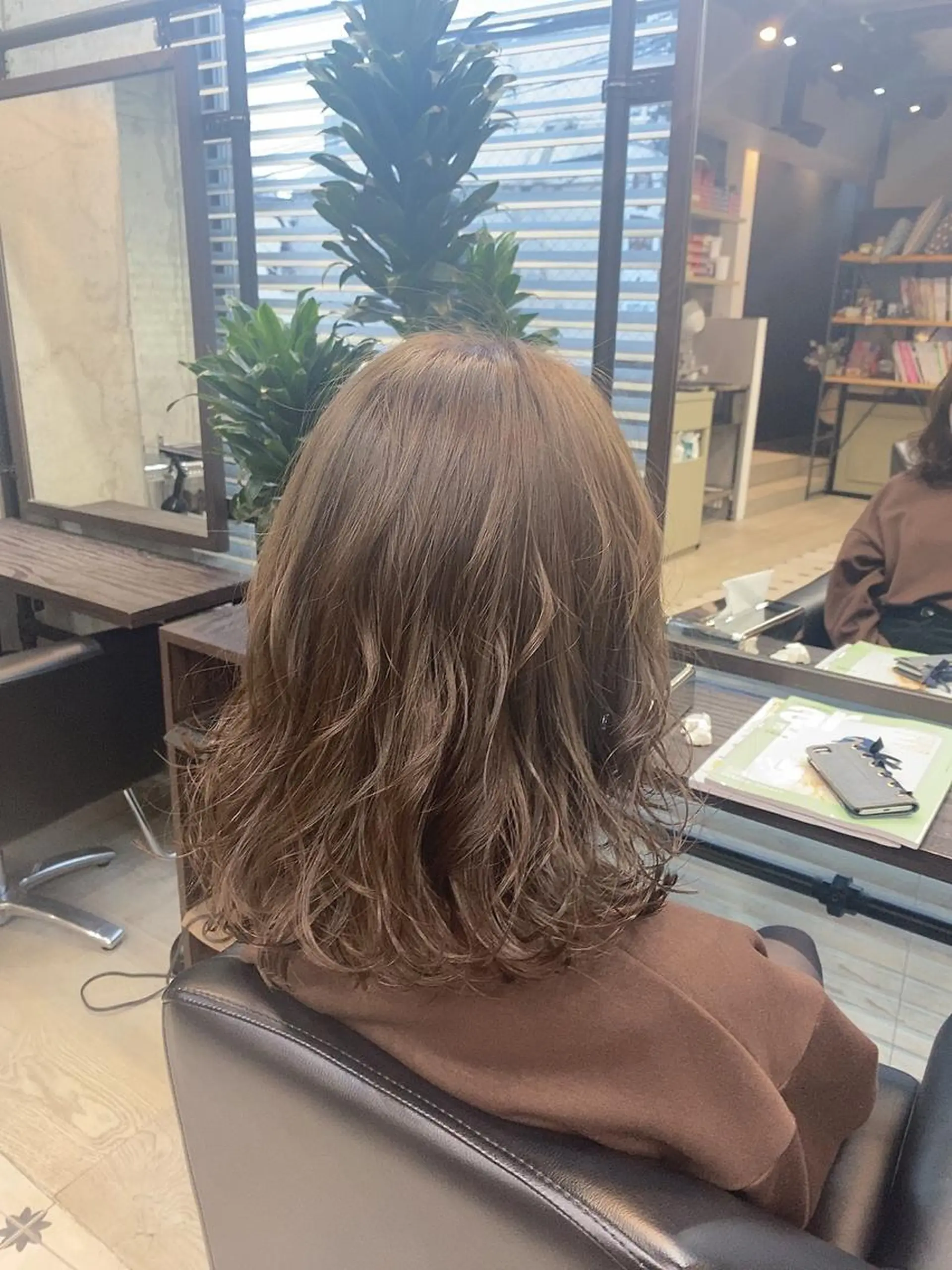 セミロング カラー ベージュカラー ショコラベージュ 韓国ヘア☁️ mitsukiのヘアスタイル