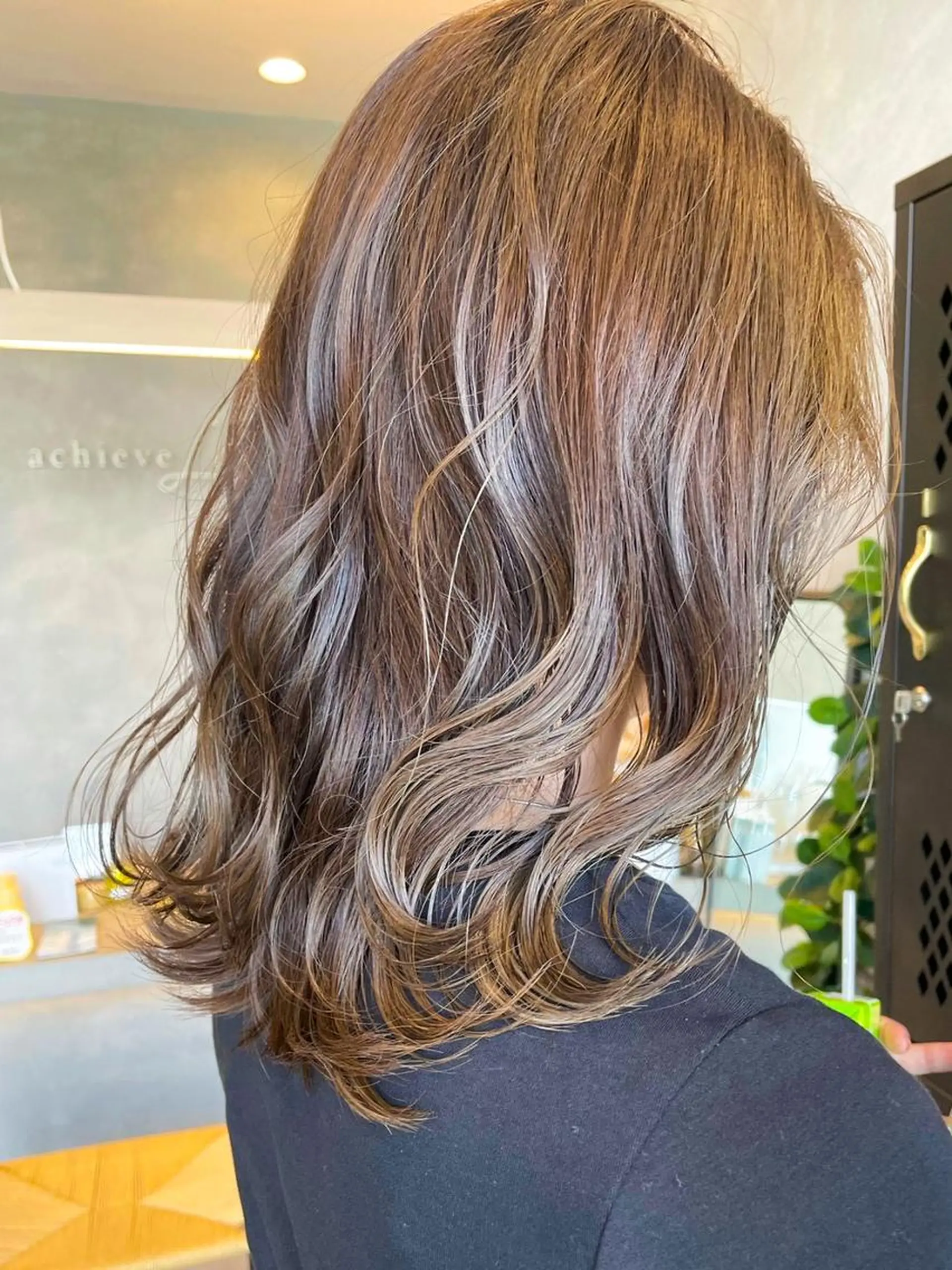 ミディアム 柄澤 菜南子のヘアスタイル