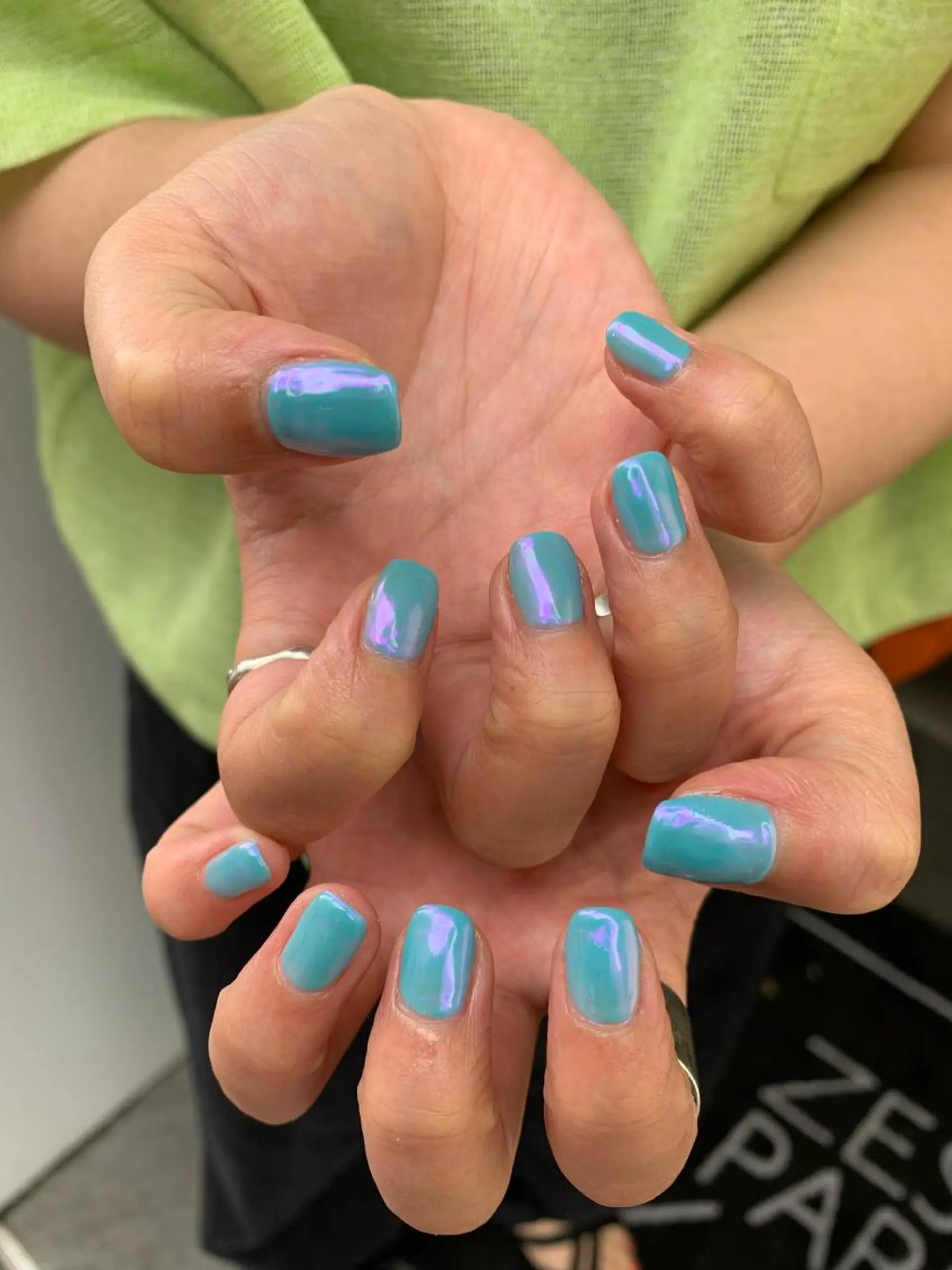 ネイル オーロラネイル ワンカラーネイル ハンドネイル Kureha/ネイル トレンドヘアのマツエク・マツパデザイン