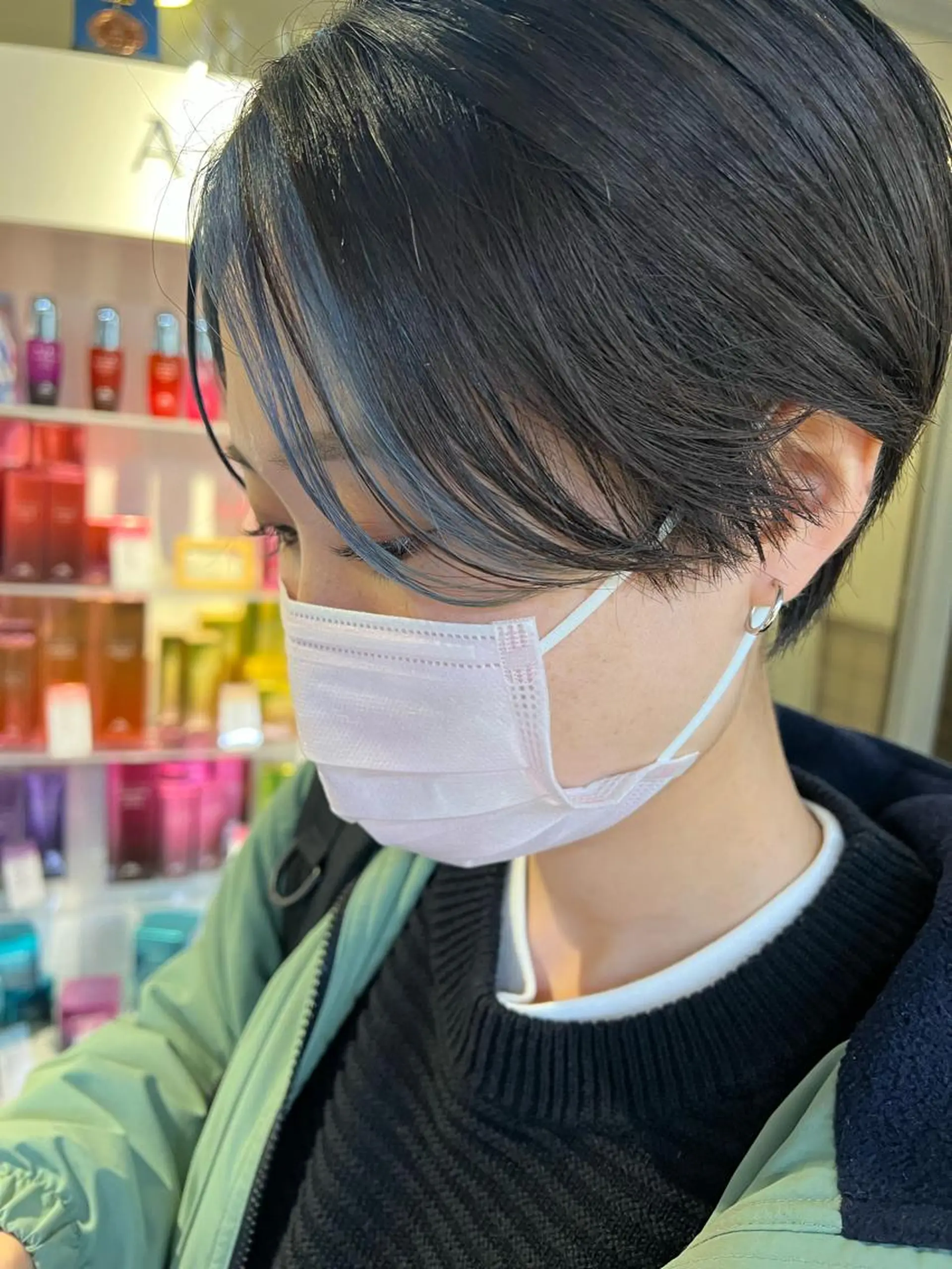 ショート カラー ヘアアレンジ ミストバング ブリーチ ブルーカラー  フェイスフレーミング インナーカラー SALOWIN藤沢店所属・サナ🌱 切りっぱなしボブのヘアスタイル