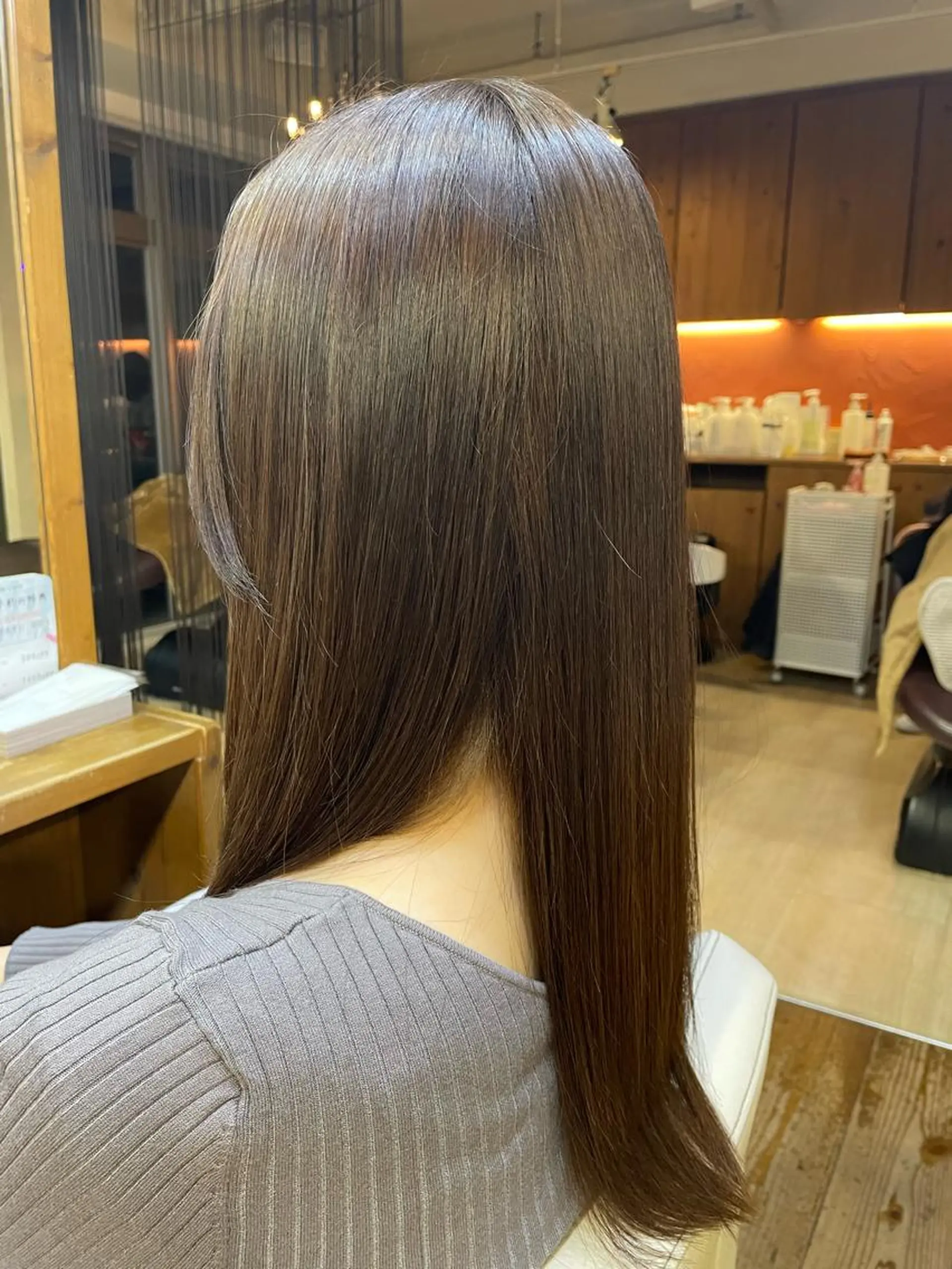 セミロング ハイライト 山木 裕子のヘアスタイル