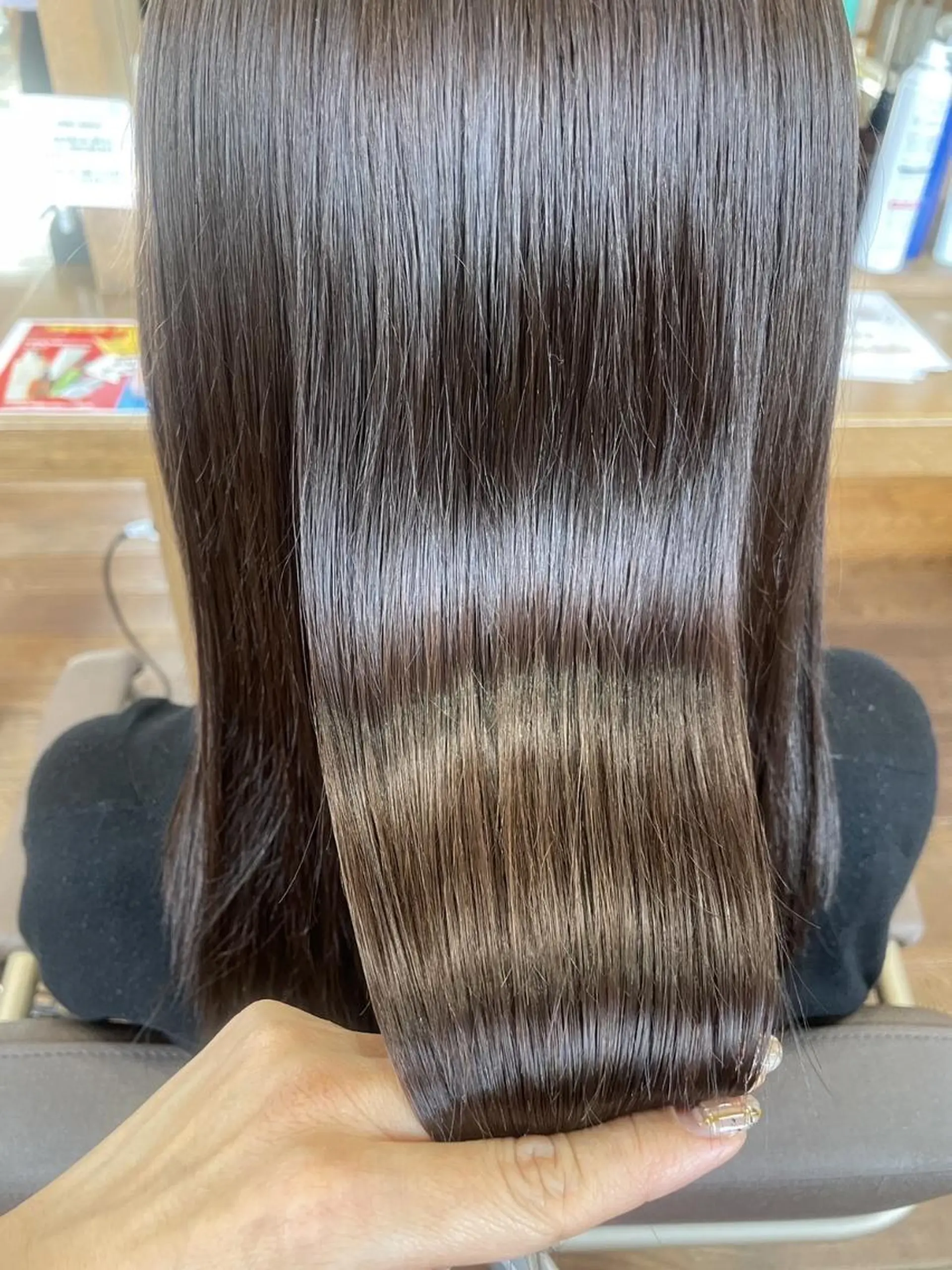 セミロング カット 縮毛矯正 トリートメント 長芝 遥香のヘアスタイル