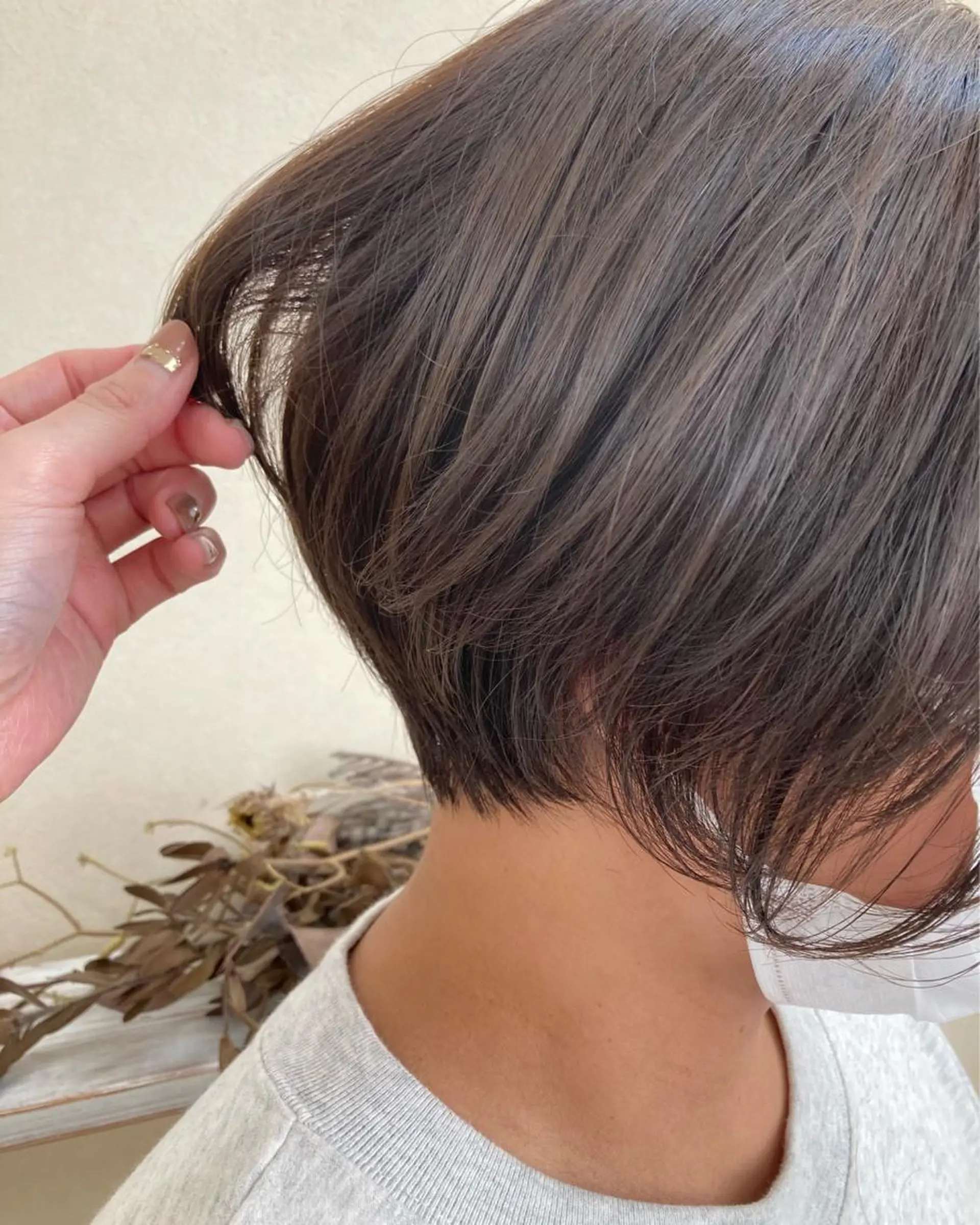 ショート カラー 切りっぱなしボブ ショートボブ ハンサムショート グレージュ ボブ カット ヘアカラー トリートメント 初めてのショート お任せください✂️のヘアスタイル