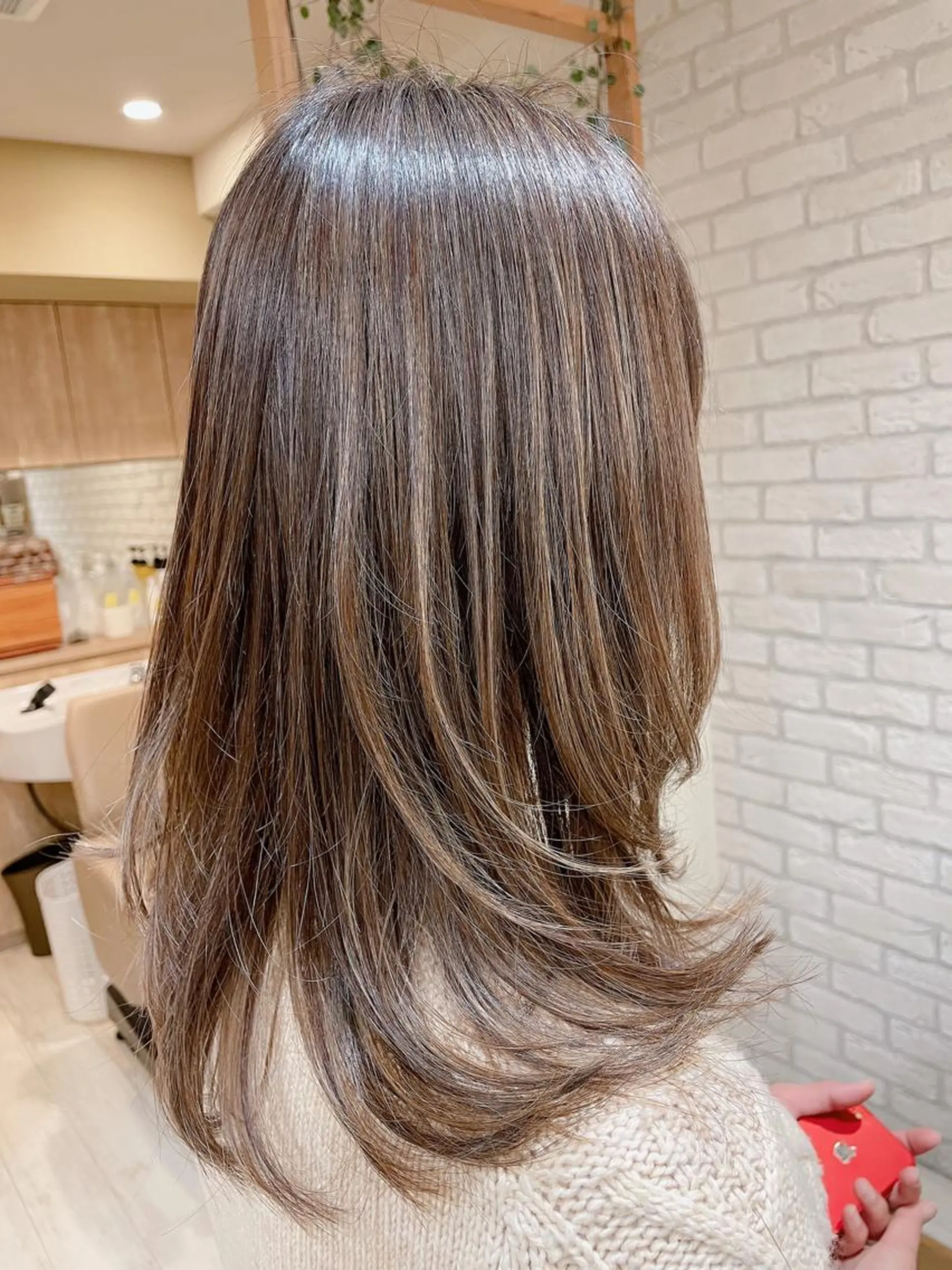 セミロング カラー デザインカラー ハイライトカラー ハイライト カット ヘアカラー トリートメント 清水 有実子のヘアスタイル
