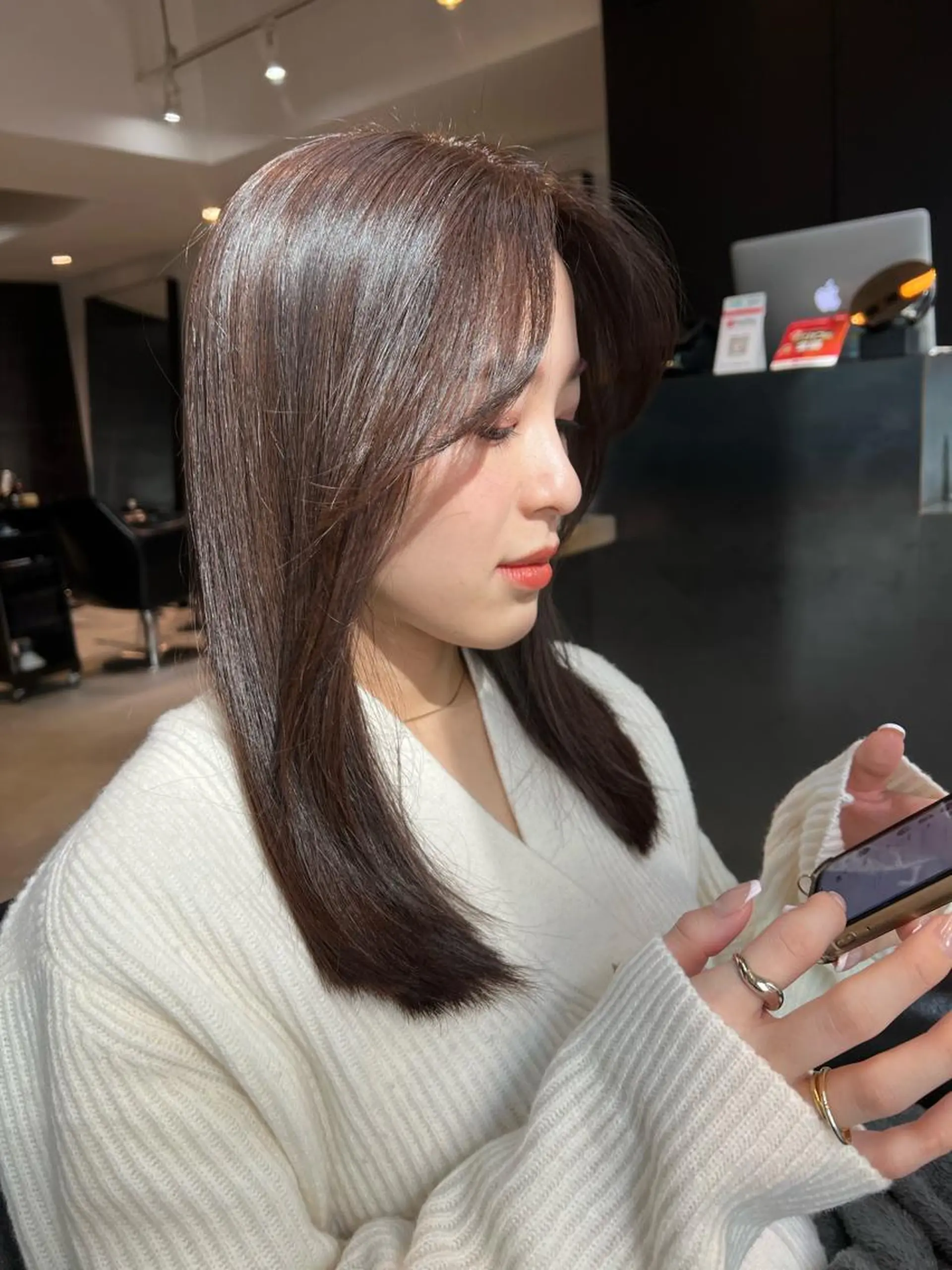 ミディアム カラー トレンドと似合わせ/ マンツーマン/西上楓のヘアスタイル