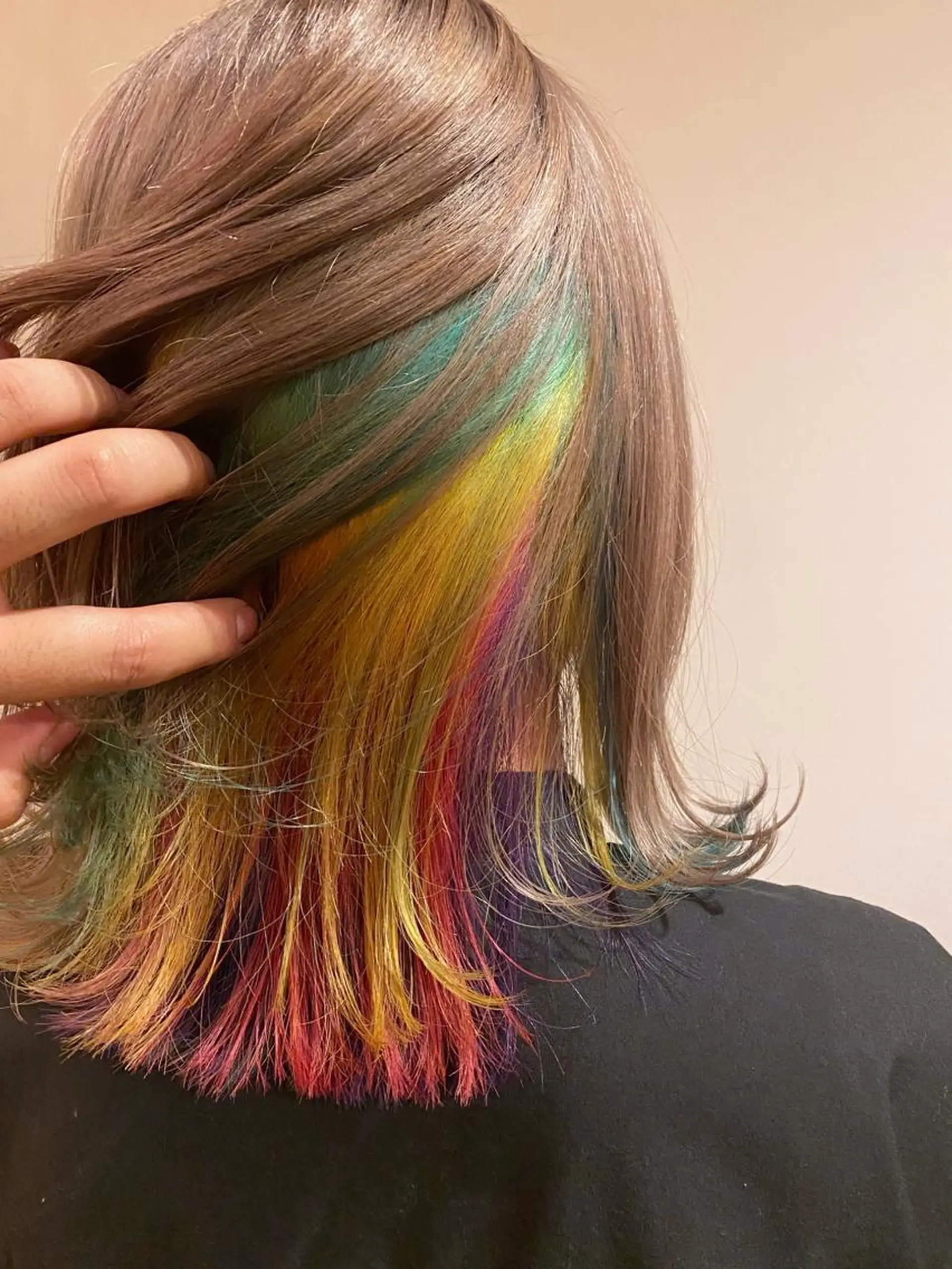 ショート カラー グレージュ 太田 康治のヘアスタイル