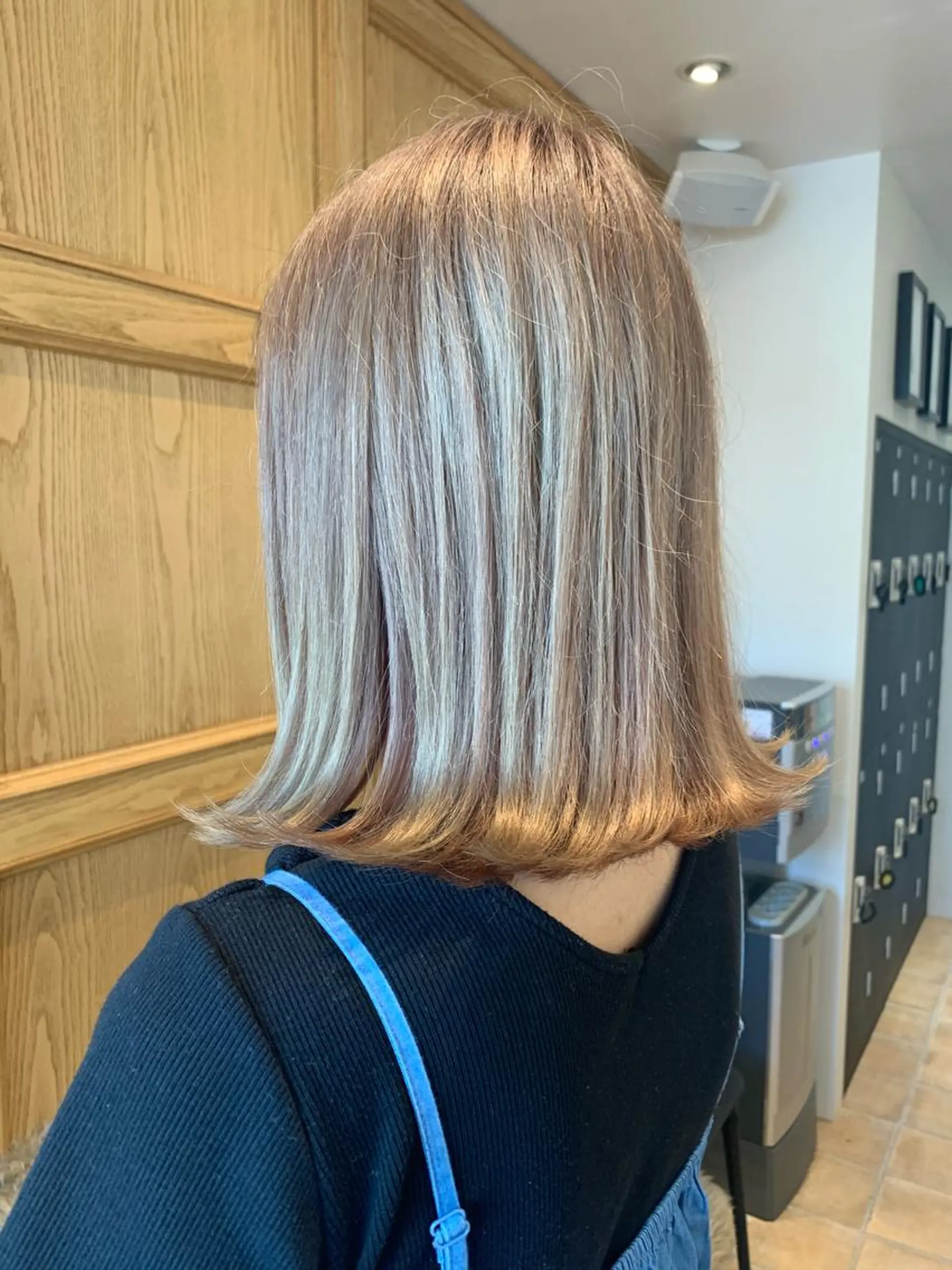 ミディアム カラー ブリーチ ヘアカラー 🫧透明感カラー🫧 美髪矯正🫧チサトのヘアスタイル