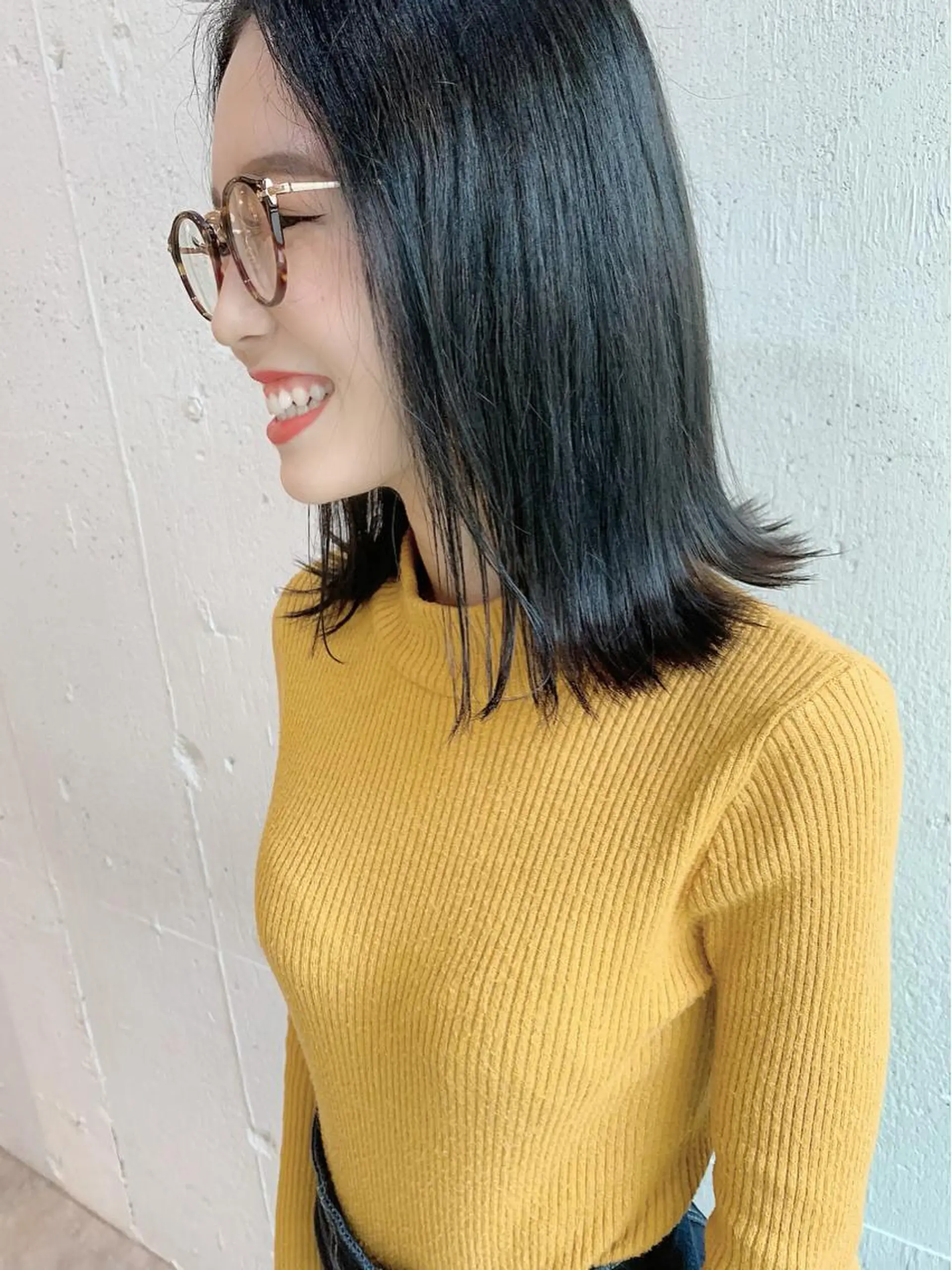 ミディアム カラー 黒髪 ブルーカラー ブルーブラック 外ハネヘア カット ヘアカラー トリートメント 💛丁寧さNo.🥇 🧸片山智裕💛のヘアスタイル