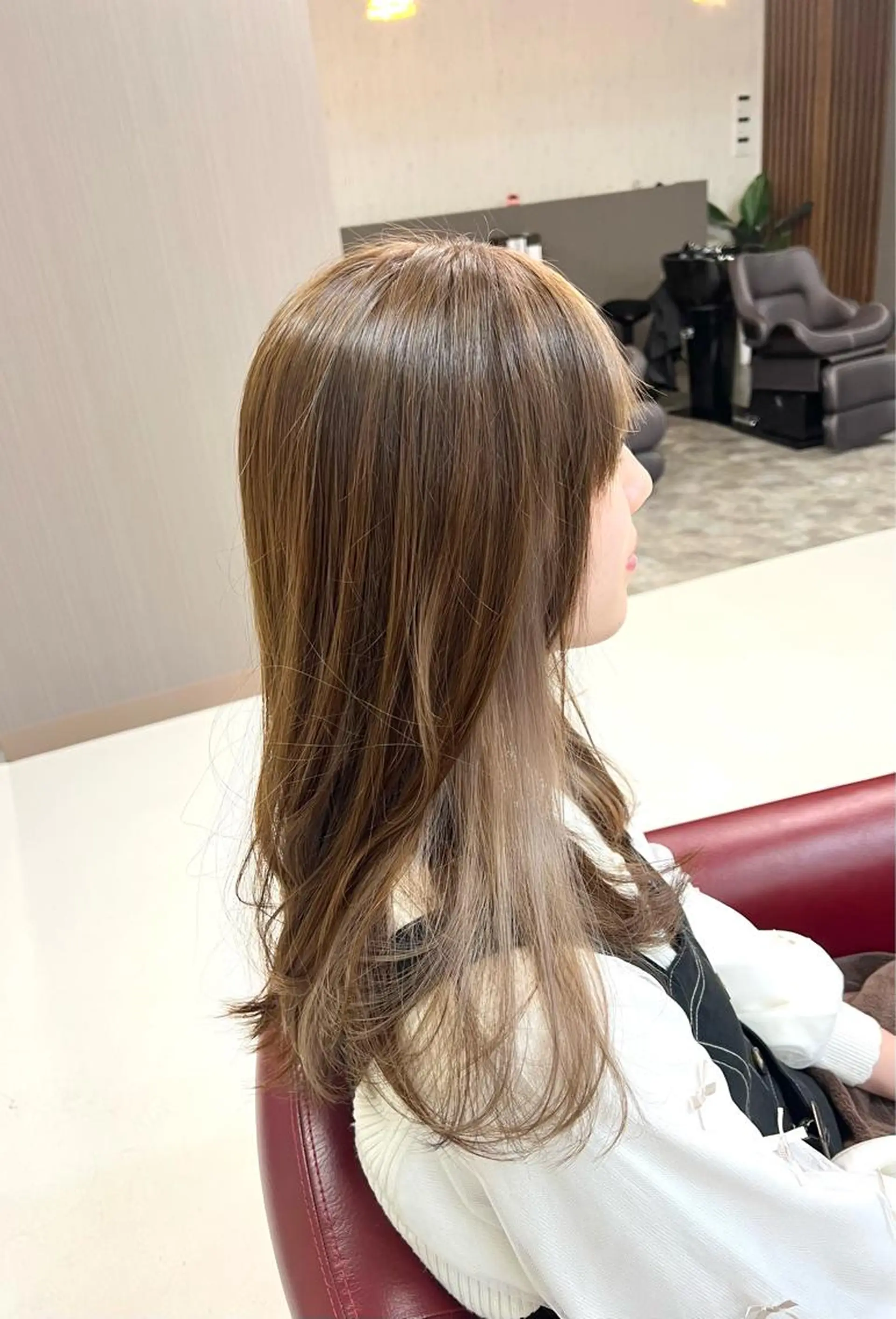 セミロング カラー インナーカラー KEN 🌟のヘアスタイル