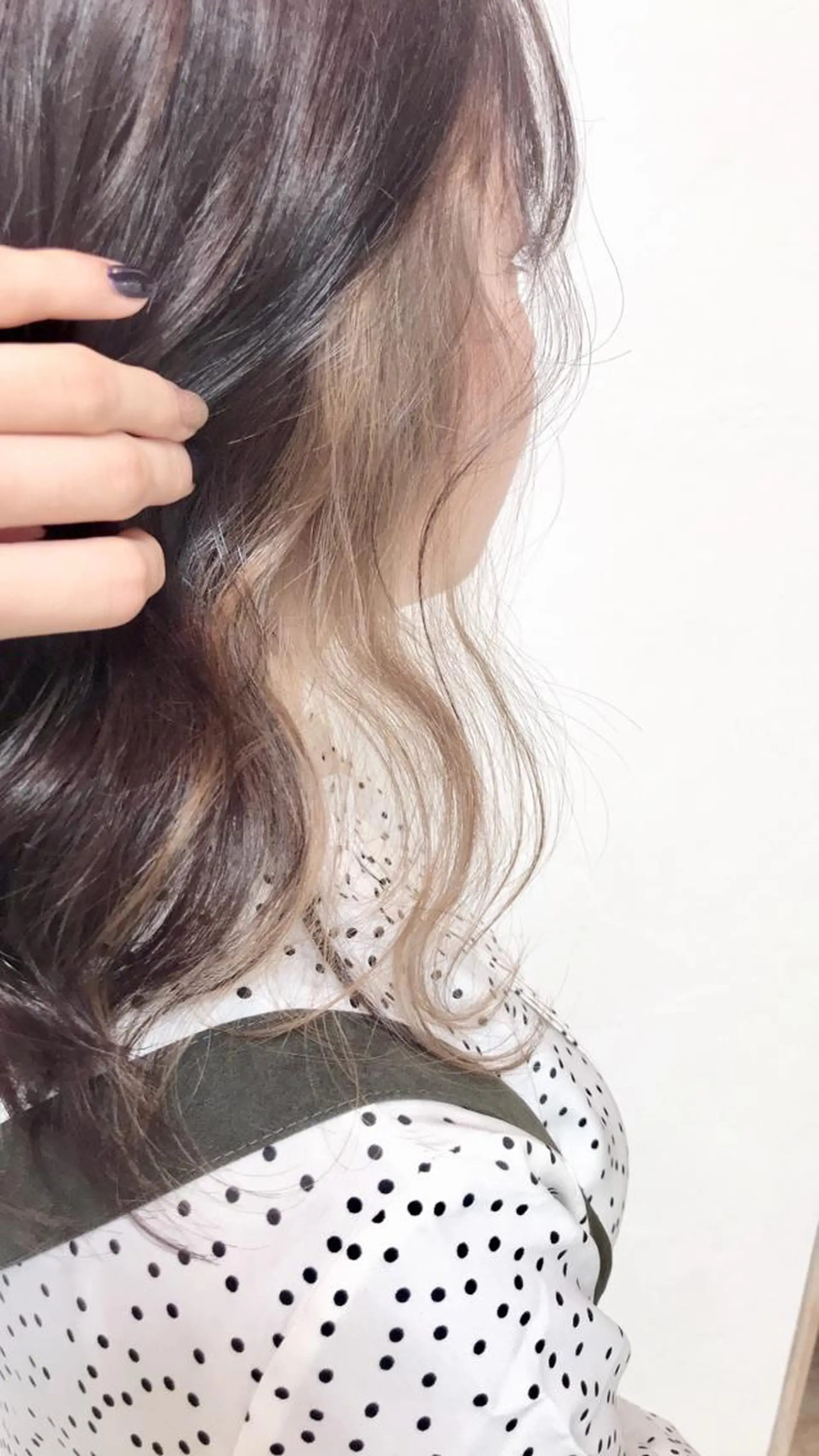 セミロング カラー グレージュ 浅岡 のどかのヘアスタイル