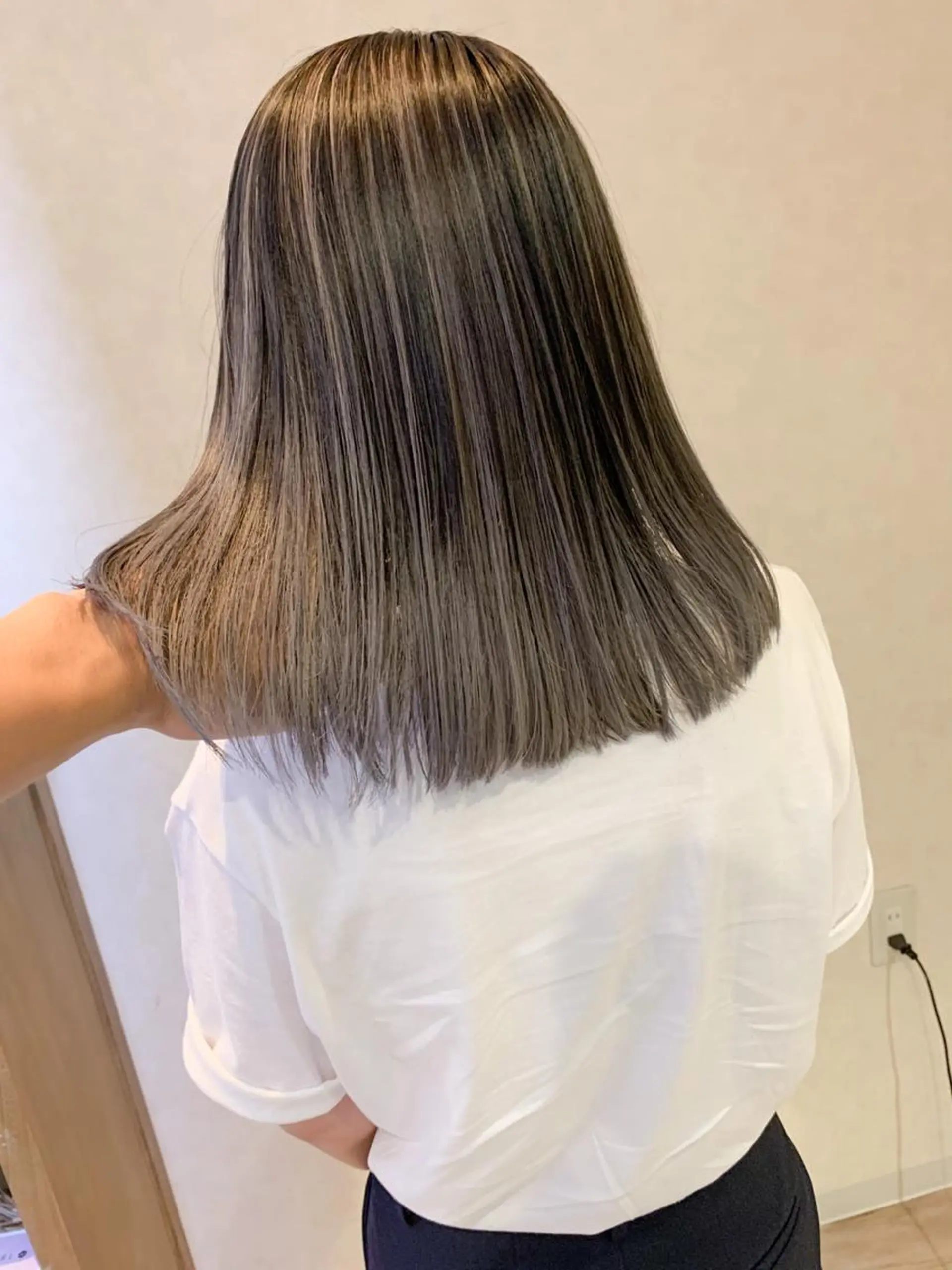 ミディアム ハイライト Lit.豊橋 夏目のヘアスタイル