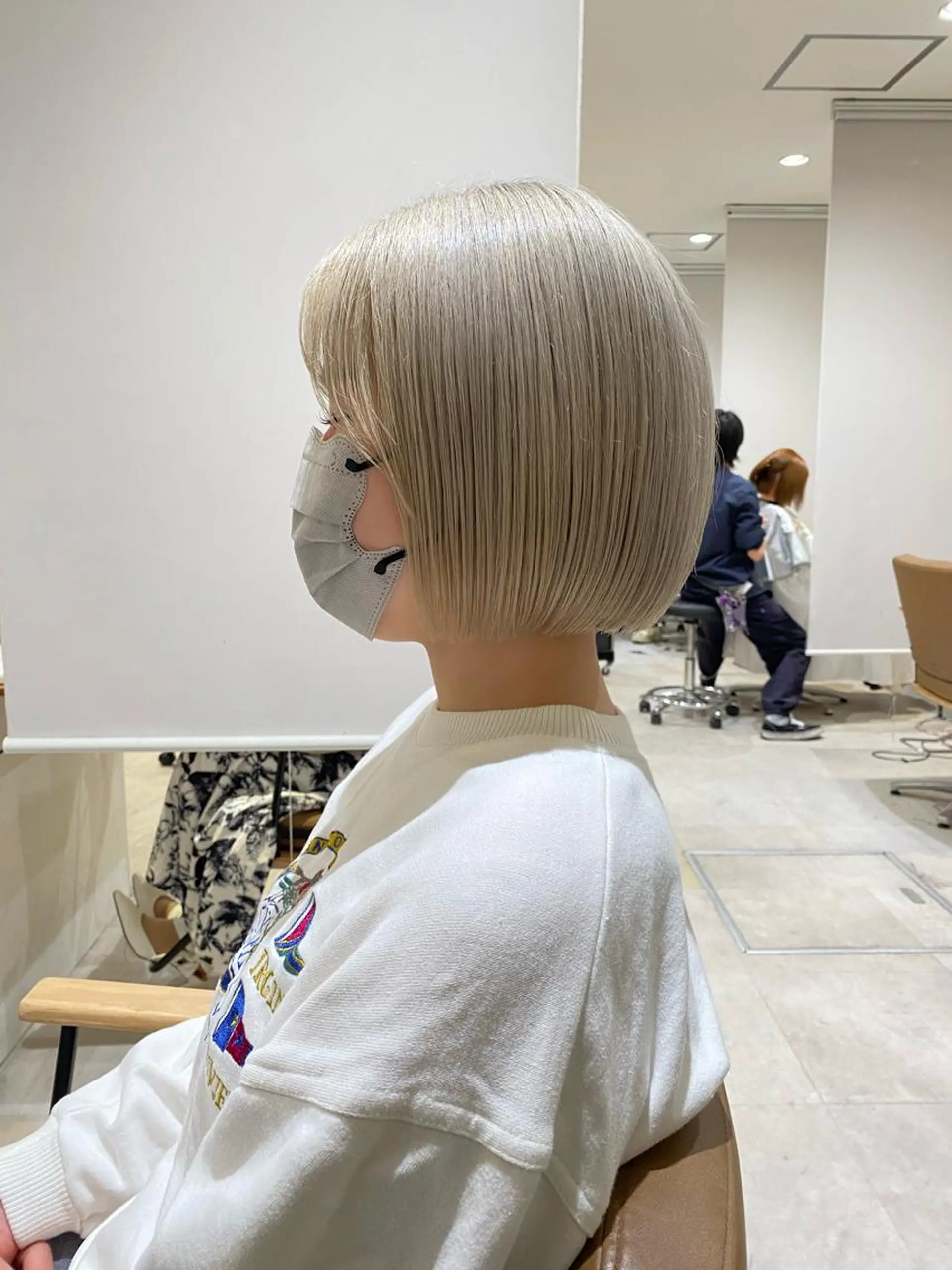 ショート カラー ハイトーンカラー ボブ カット ヘアカラー トリートメント クロスパーマ🥇韓国 ヘア🇰🇷濵田航希のヘアスタイル