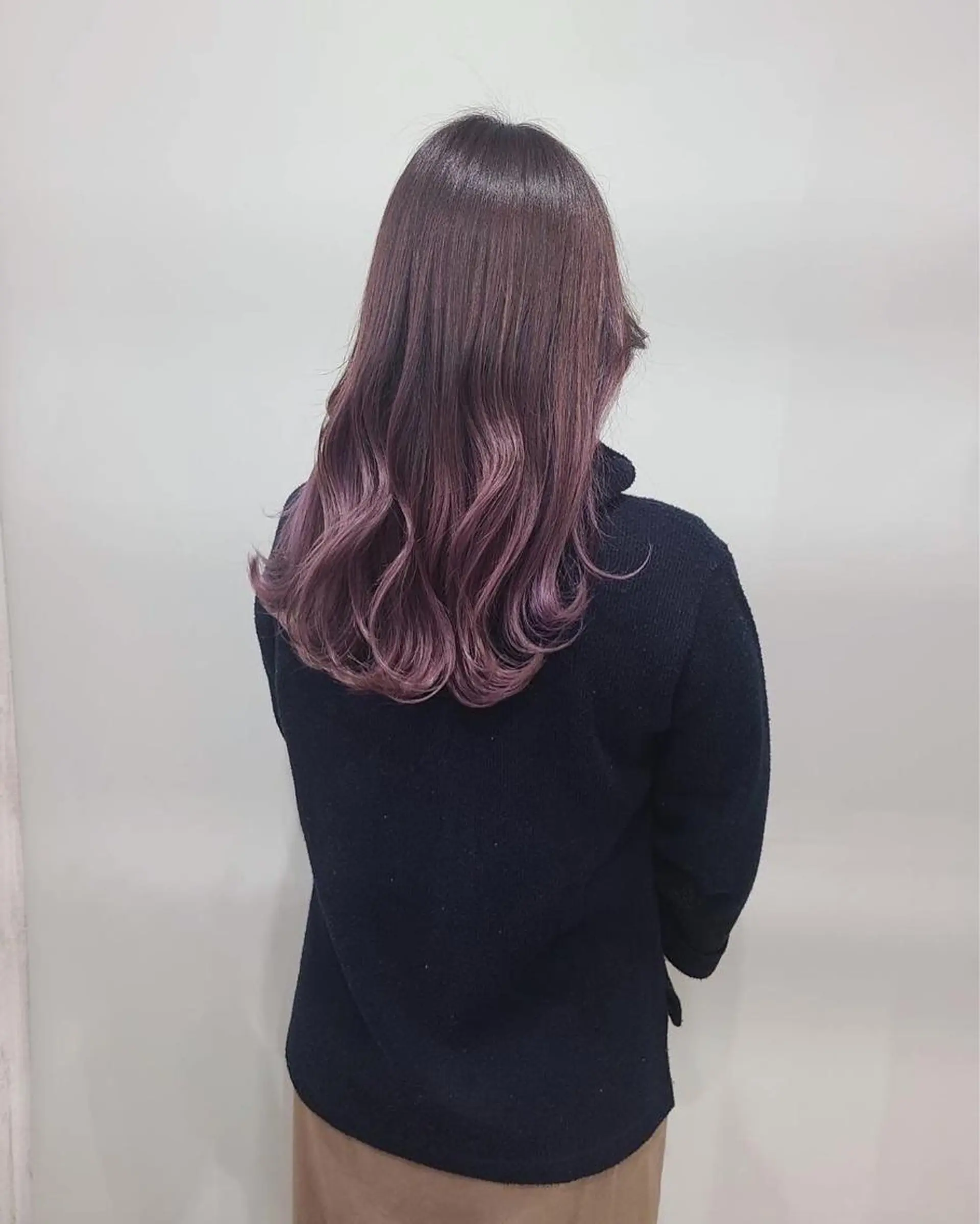 カラー white.所属・white.梅田 デザインカラー🦄のヘアスタイル