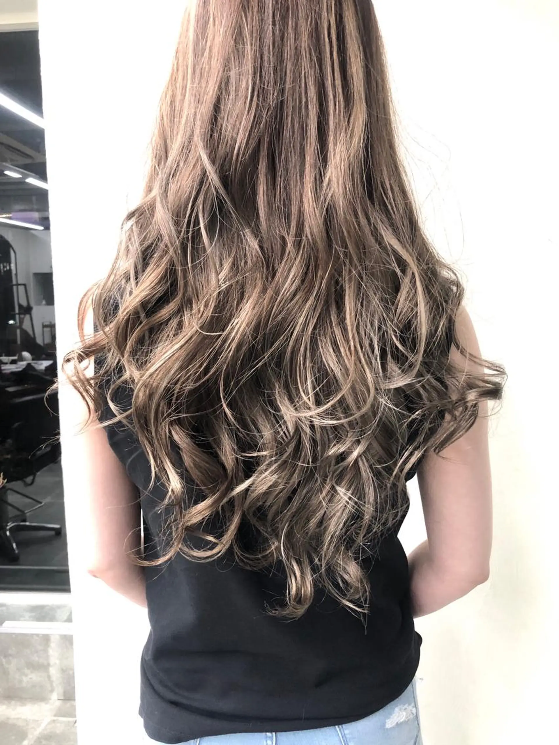 ロング ハイライト ヘアカラー トリートメント 小澤大輔 YOLO hairのヘアスタイル