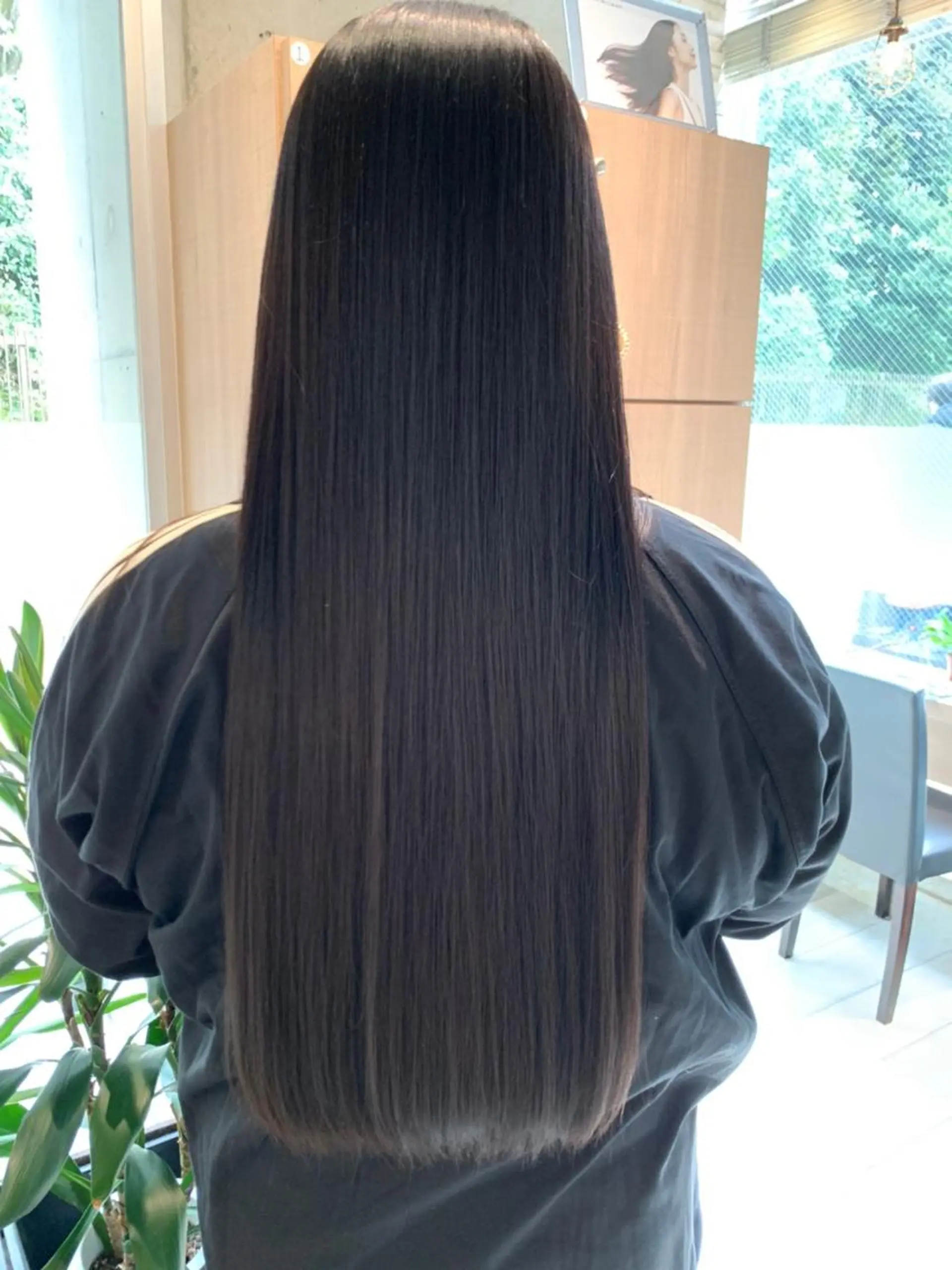 セミロング 髪質改善 縮毛矯正 🥝極上の艶髪 🙌🏻橋元💛のヘアスタイル