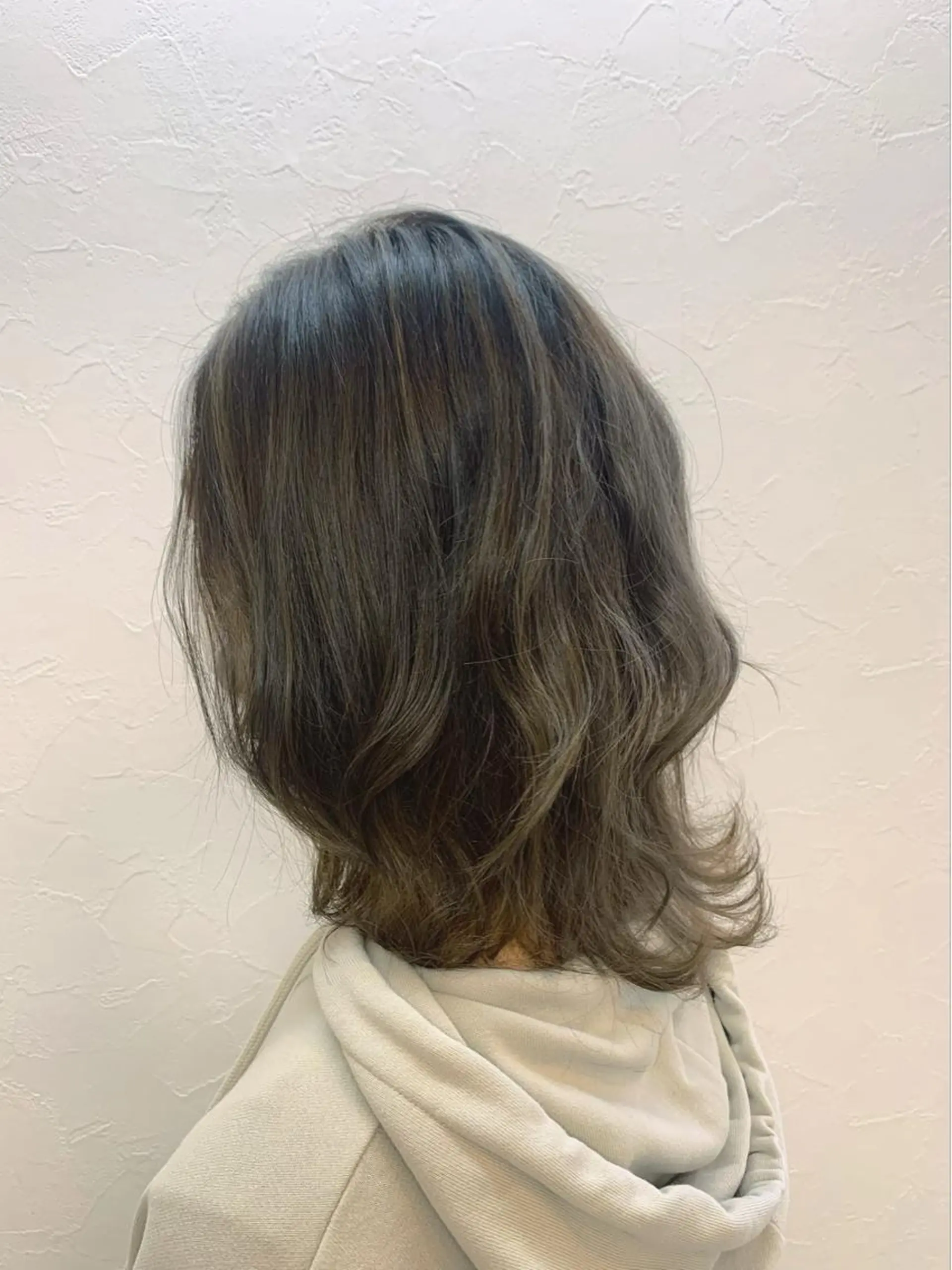 ミディアム カラー 菅沼 まみのヘアスタイル