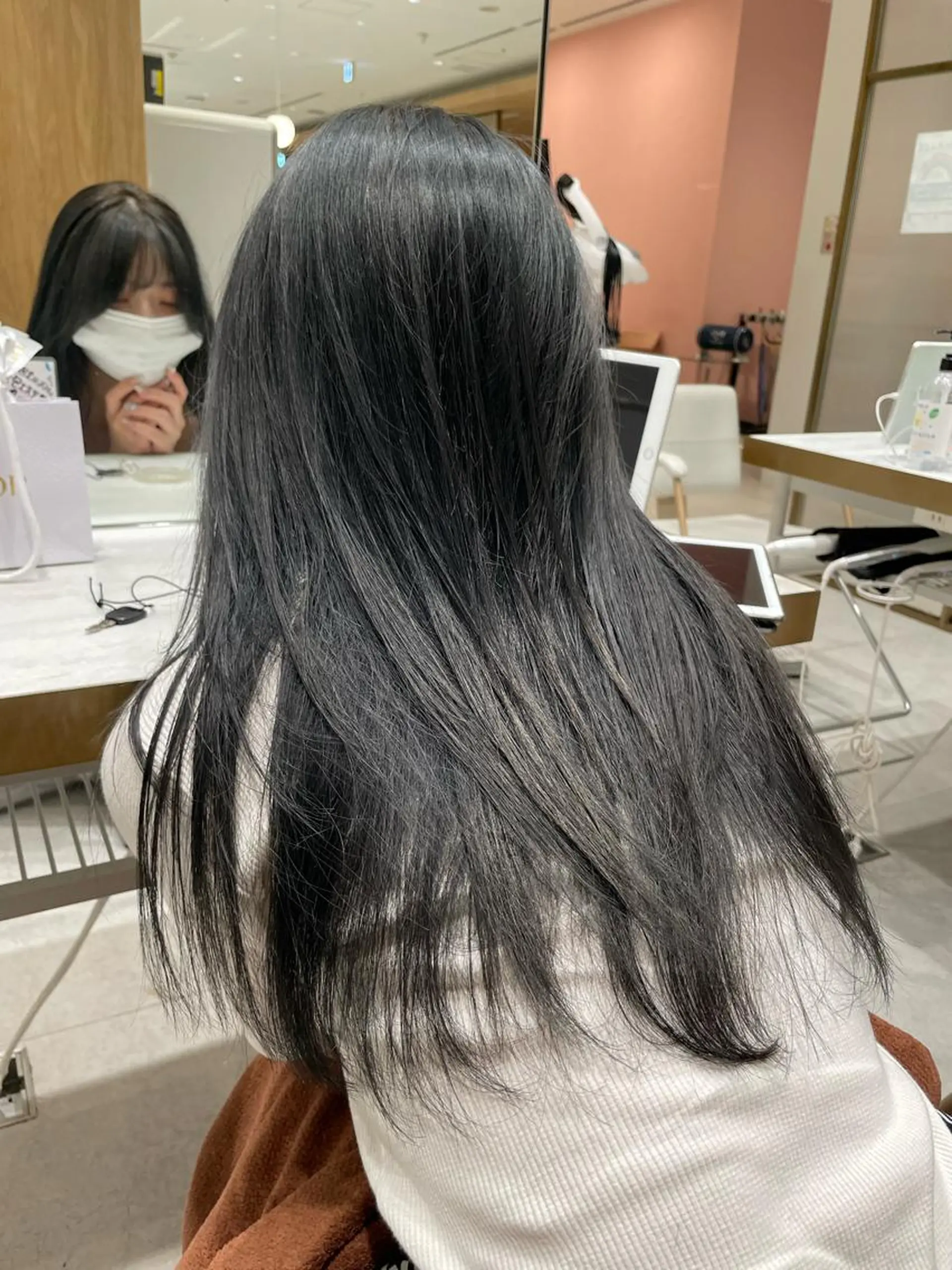 ロング カラー カット ヘアカラー トリートメント レイヤーカット/透明 感カラー🐬永井瑠栞のヘアスタイル