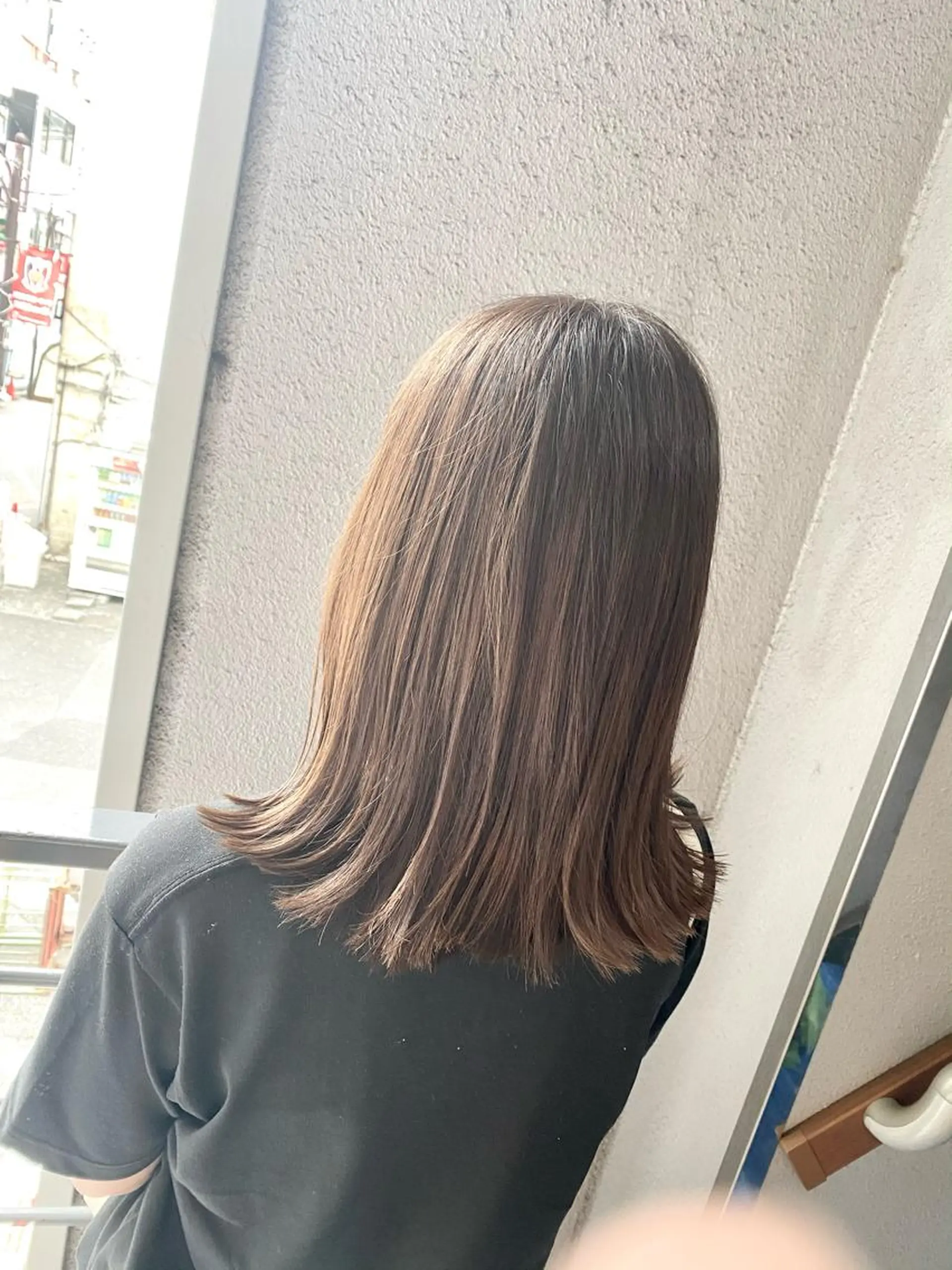 ミディアム カラー ベージュカラー 外ハネヘア カット ヘアカラー トリートメント Kazu .Kのヘアスタイル