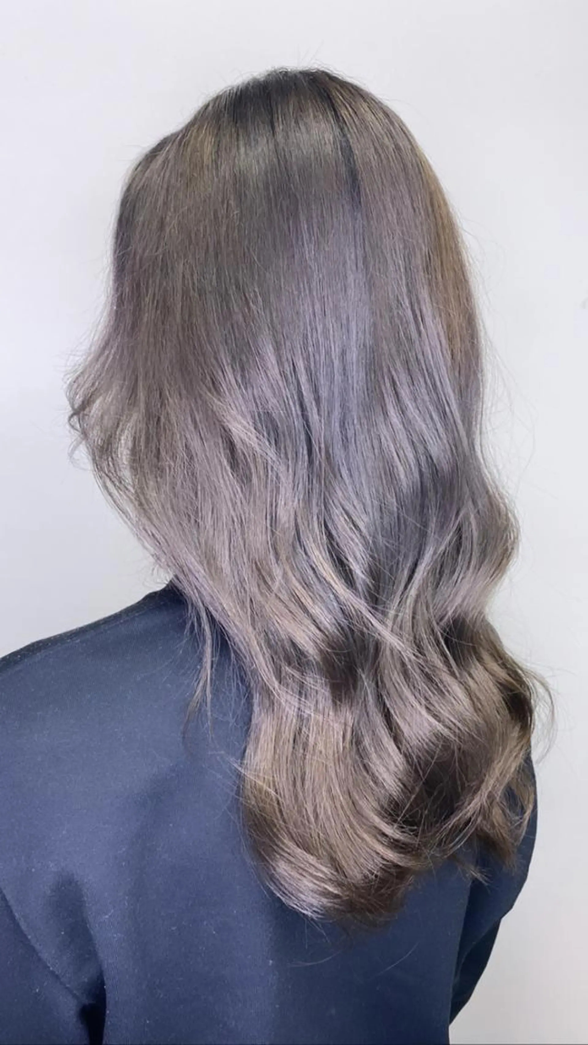 セミロング カラー ヘアアレンジ ヘアカラー トリートメント 川上 麻梨阿のヘアスタイル