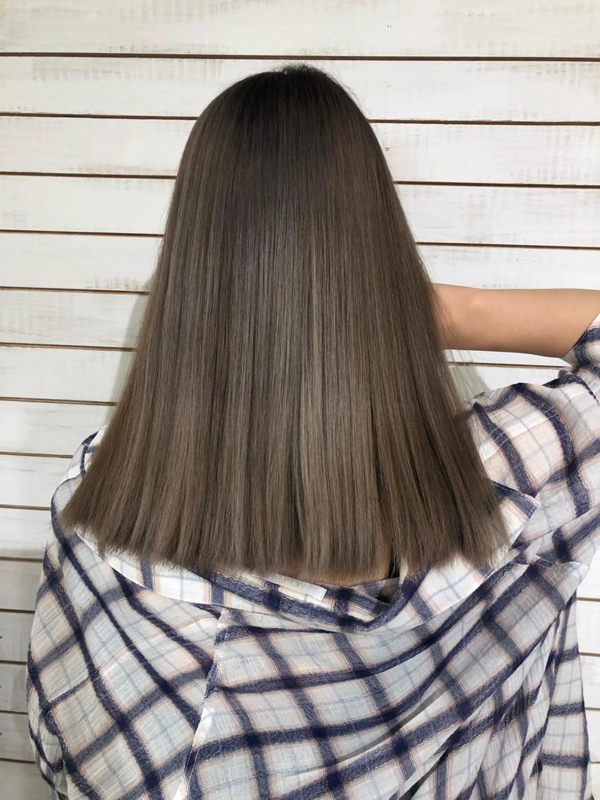 セミロング カラー グレージュ ヘアカラー 🦋美髪／エクステ 🦋アベイクミのヘアスタイル