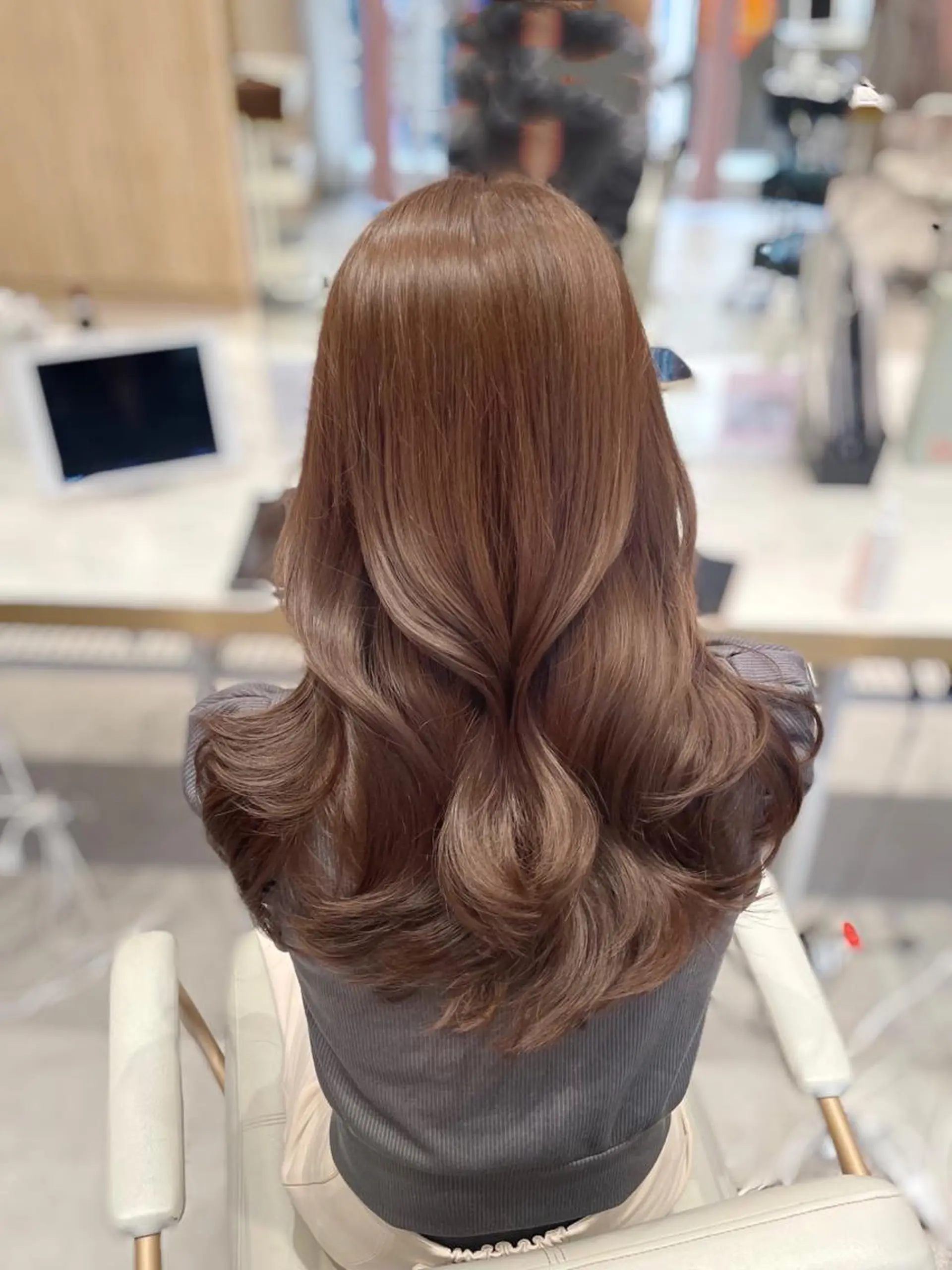 ロング カラー ヘアアレンジ 🤎小顔レイヤー /ベージュ🤎友香のヘアスタイル