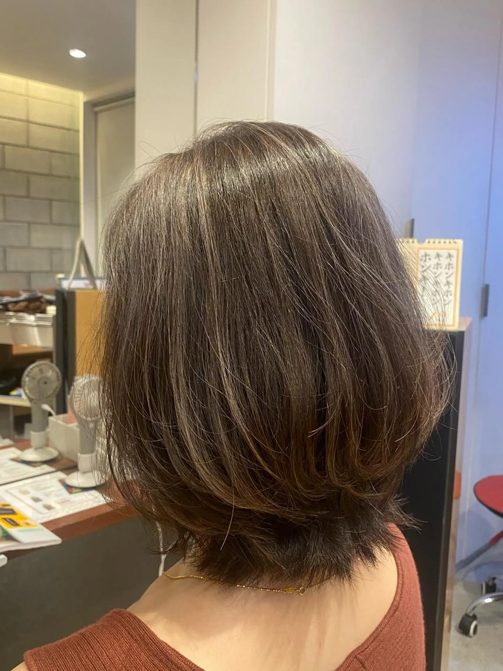 ミディアム ウルフカット カット ヘアカラー トリートメント 近 沙織のヘアスタイル