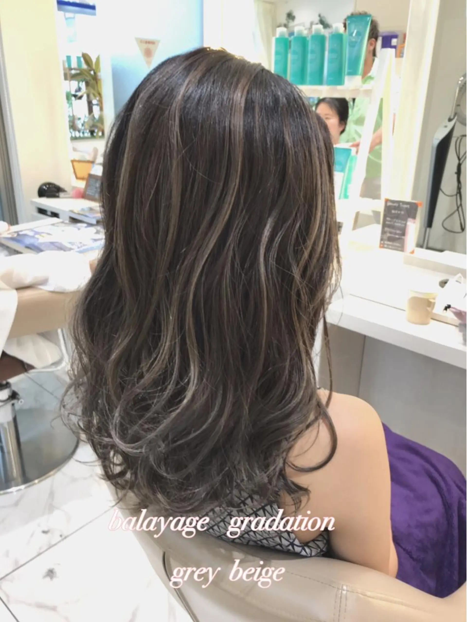 ミディアム カラー バレイヤージュ グレージュ レイヤーカット カット ヘアカラー 山崎俊輔/髪質改善 /バレイヤージュのヘアスタイル