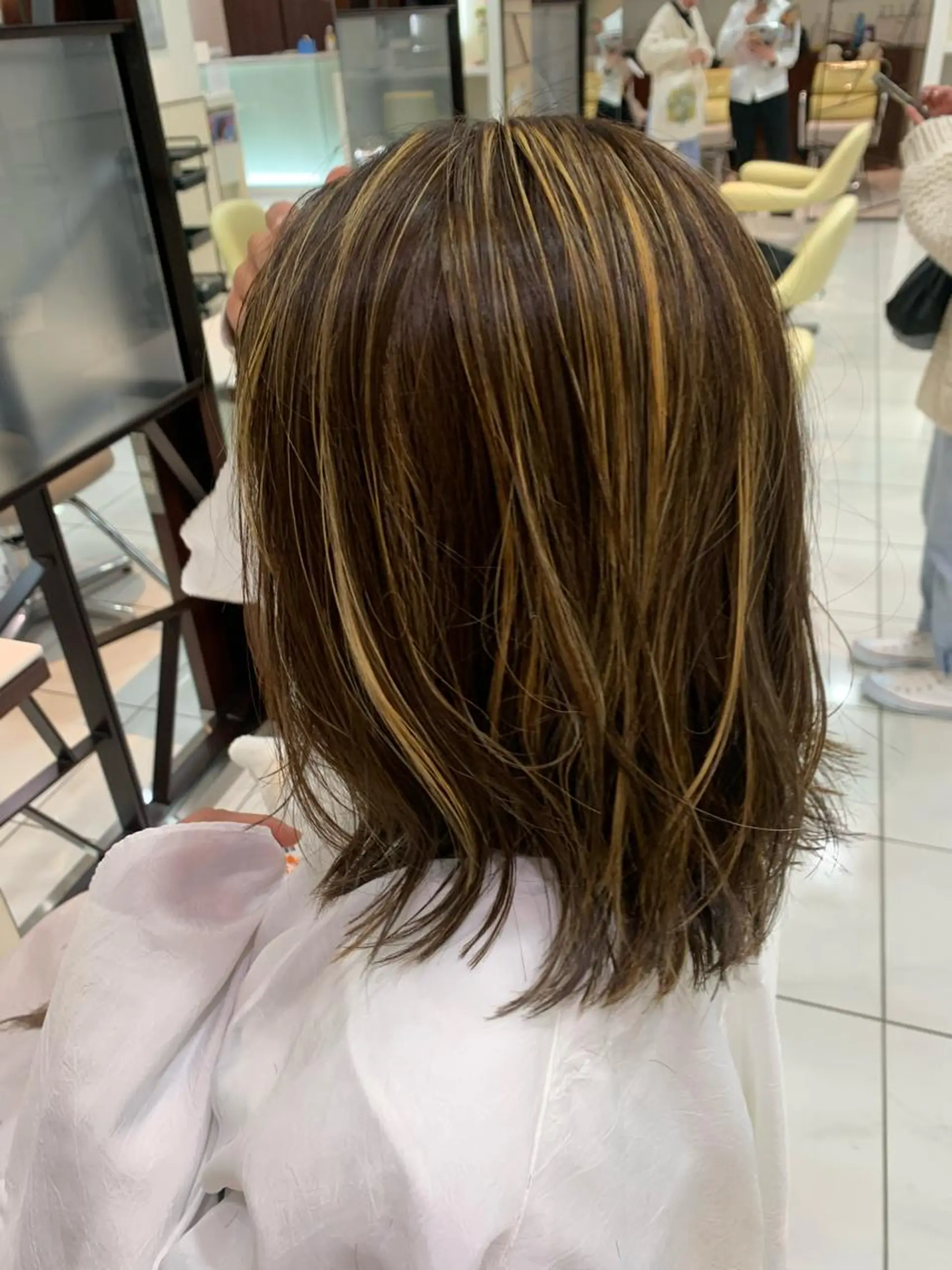 ミディアム カラー ハイライトカラー ハイライト 🫧髪質改善・美髪 艶髪🫧ニタ シンゴのヘアスタイル