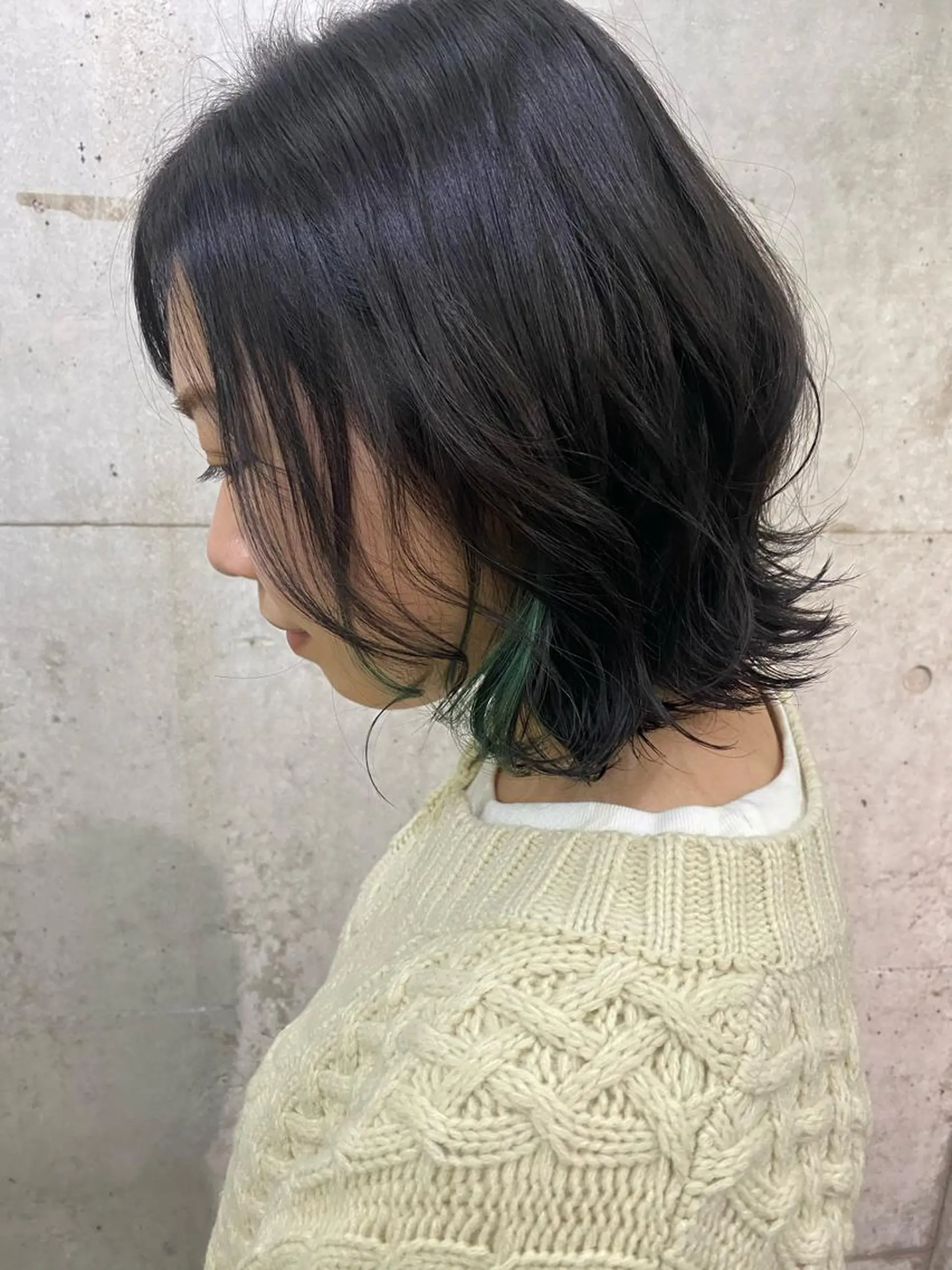 ミディアム 秋月 亜耶のヘアスタイル