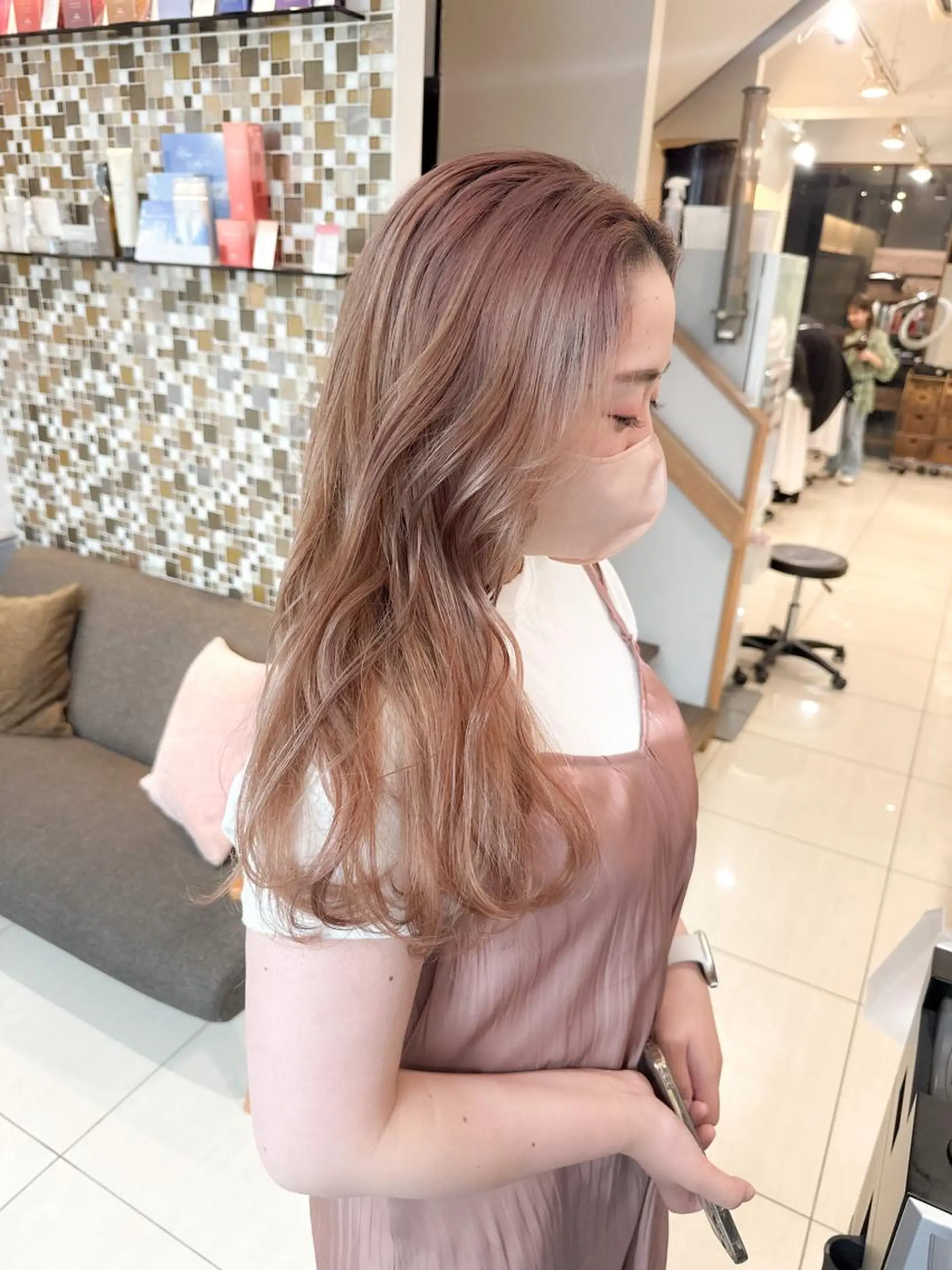 ロング カラー ベージュカラー ダブルカラー ハイトーンカラー ミルクティーベージュ ヘアカラー ✨カラー支持No.1 🧸ワキ カナコ🧸のヘアスタイル