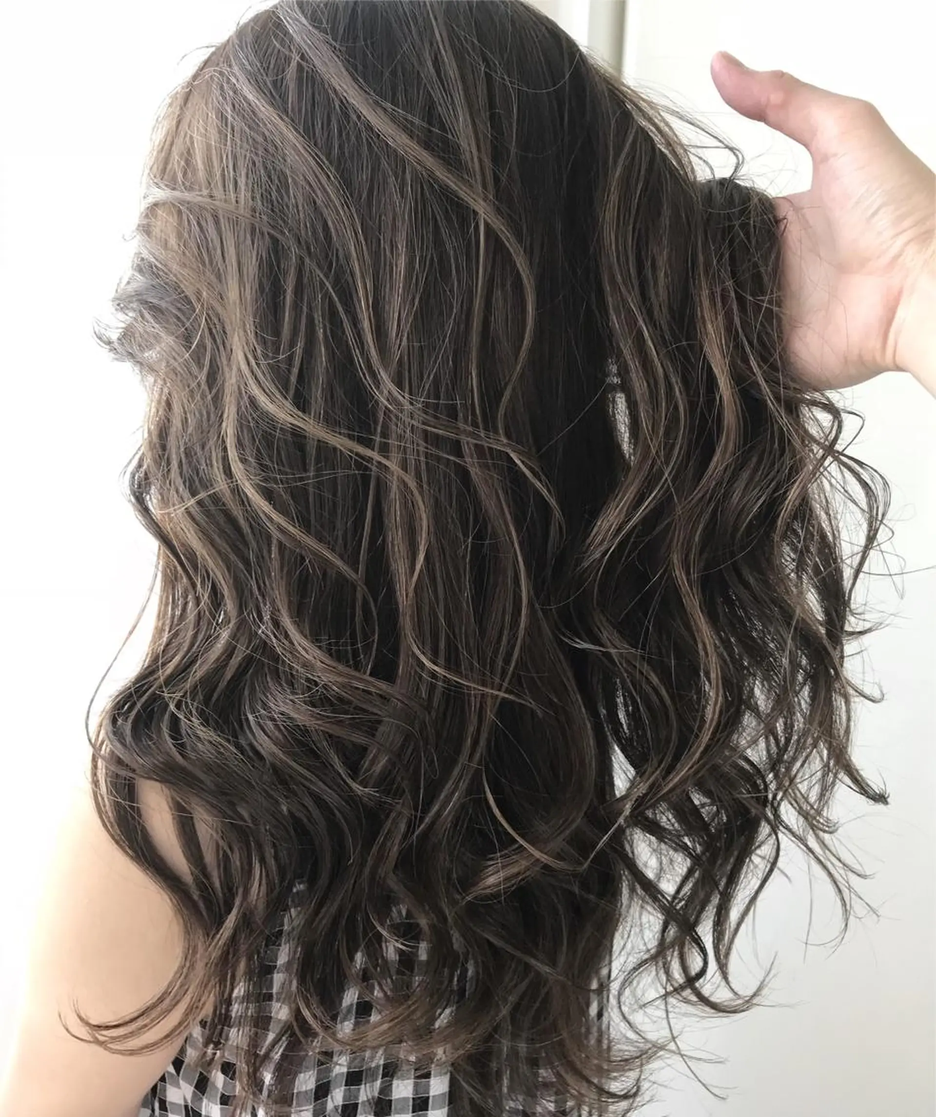 ロング カラー パーマ 【公式】amble luxe池袋東口🩷のヘアスタイル