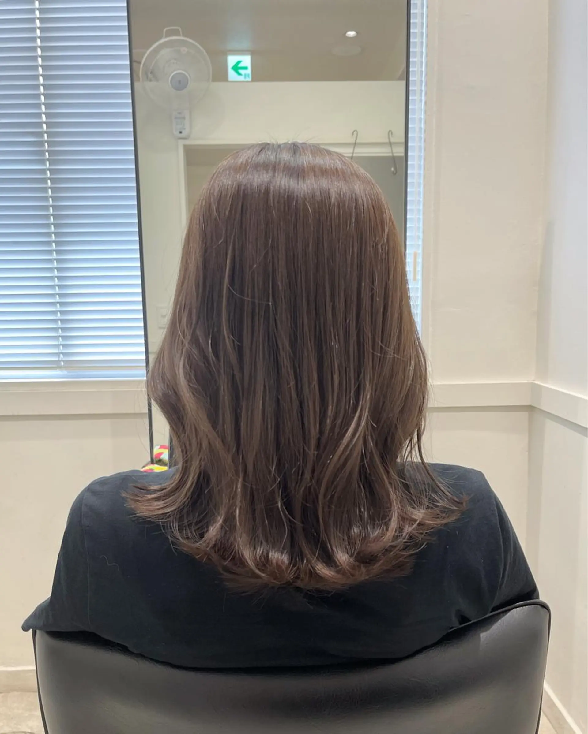 ミディアム カラー グレージュ 🫧こおりやま なつみ🫧のヘアスタイル