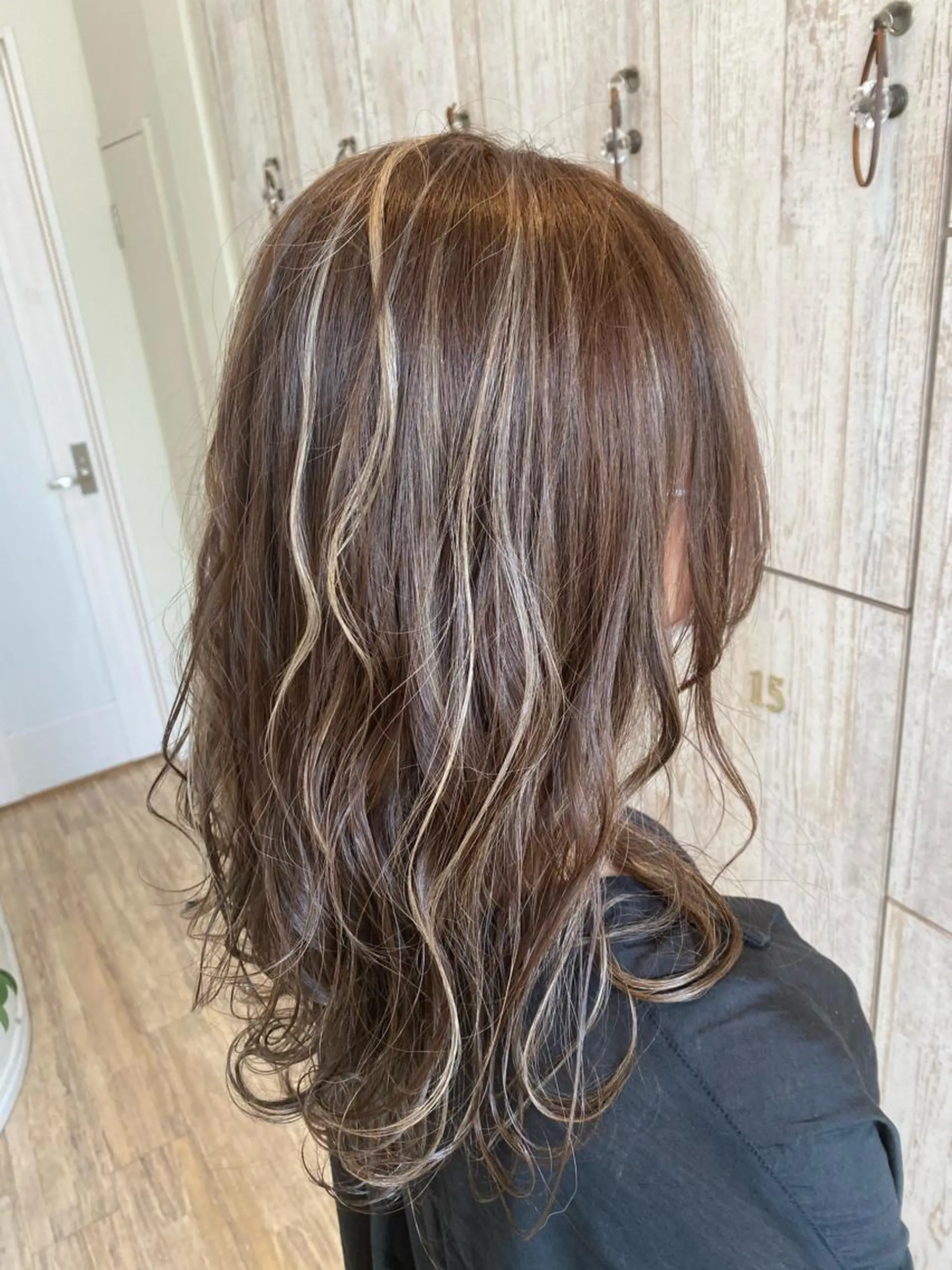 カラー SALOWIN栄 高須大貴のヘアスタイル