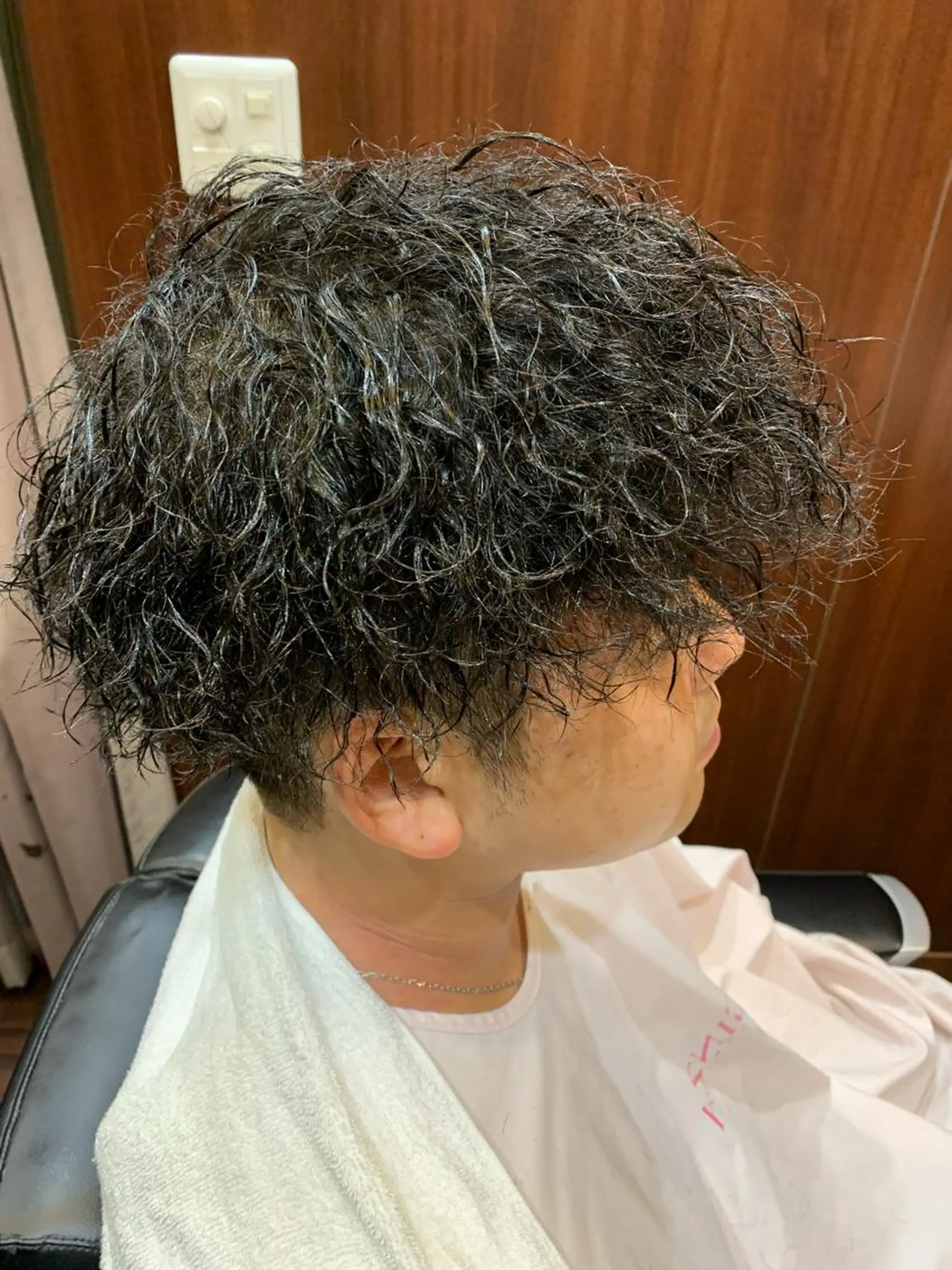 ショート パーマ 羽木 隆徒のヘアスタイル