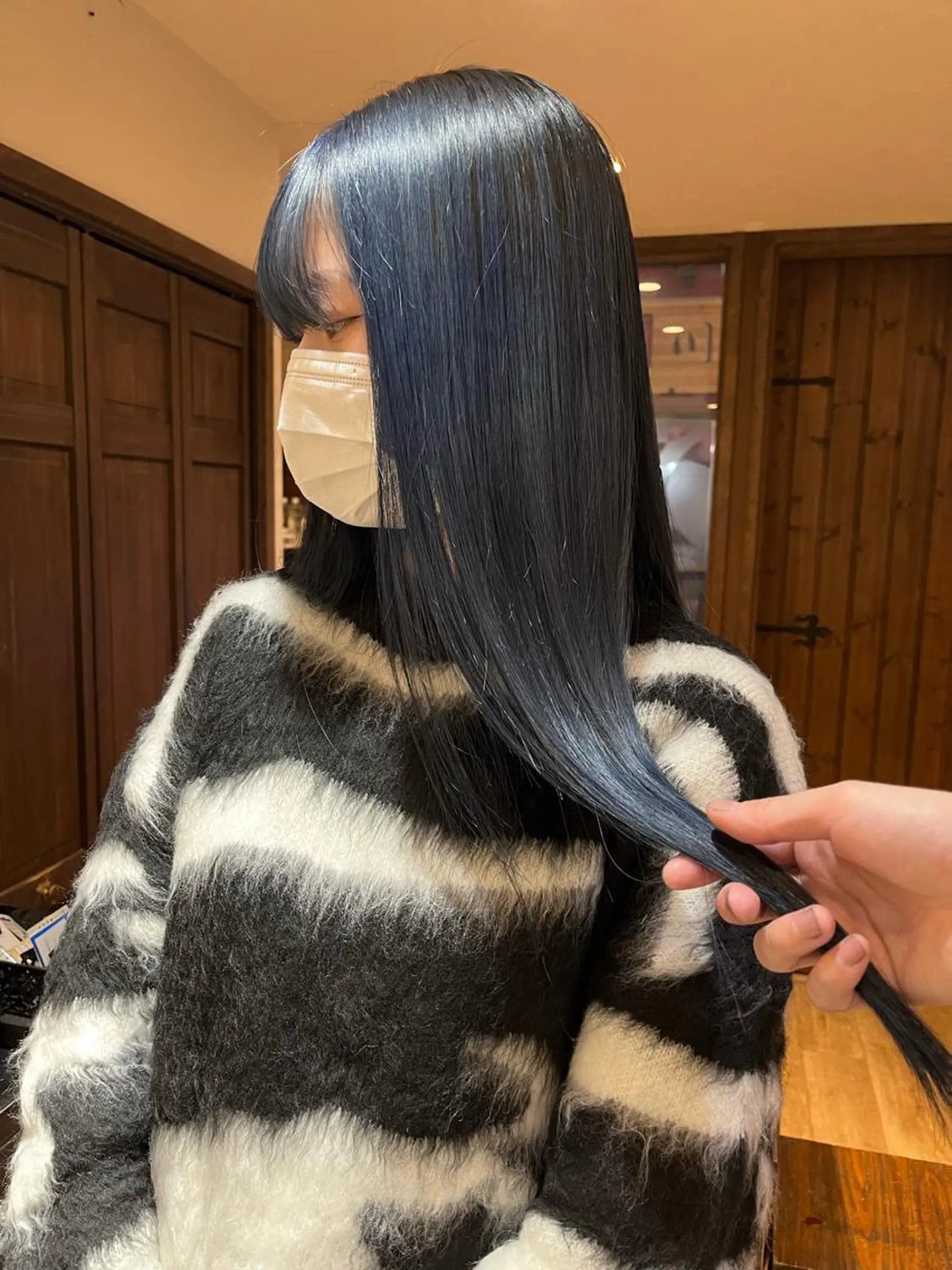 ロング カラー ブリーチ ブルーカラー ネイビーカラー ブリーチなしカラー ロング ヘアカラー VOYAGE所属・中園康 /カラー/ブリーチのヘアスタイル