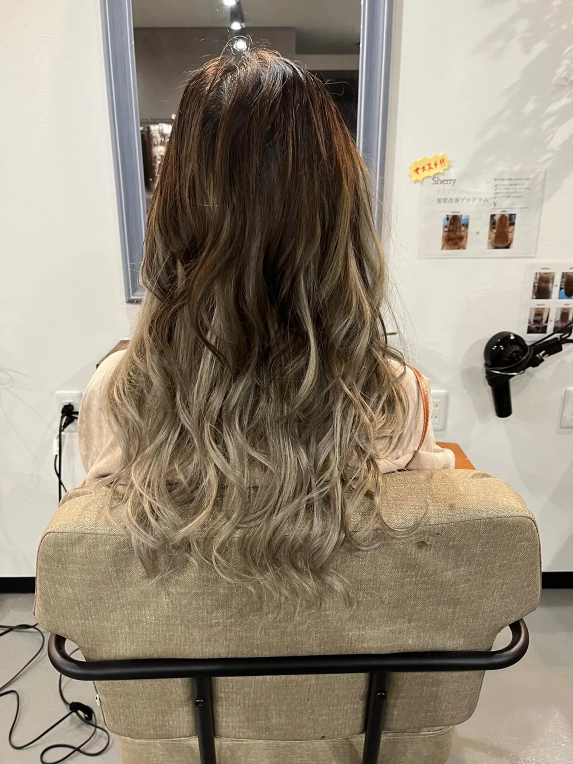 セミロング Sherry所属・川尻 詩織のヘアスタイル
