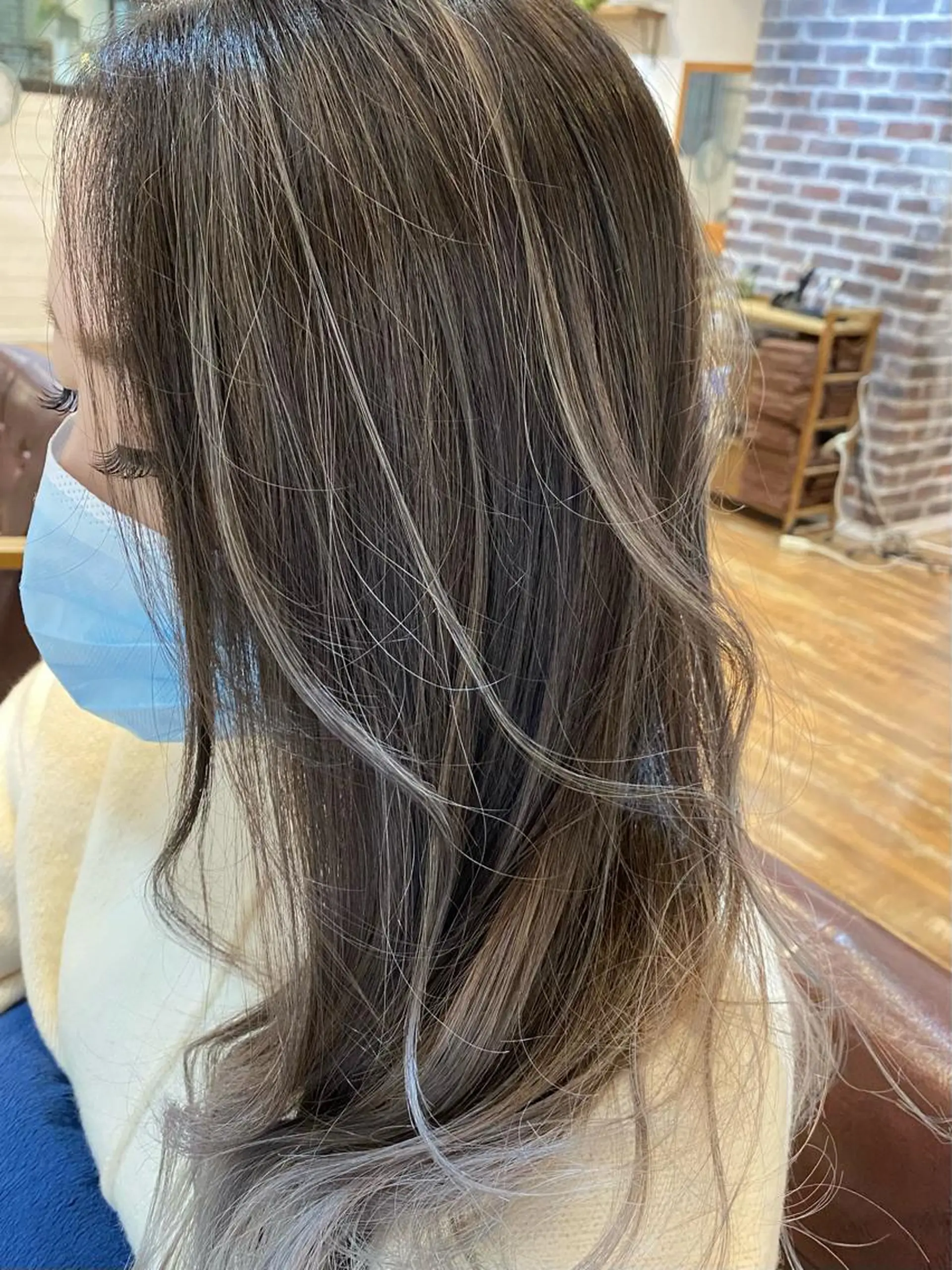 ロング カラー バレイヤージュ レイヤーカット ヘアカラー トリートメント 木下大地 HAIR  Oneのヘアスタイル