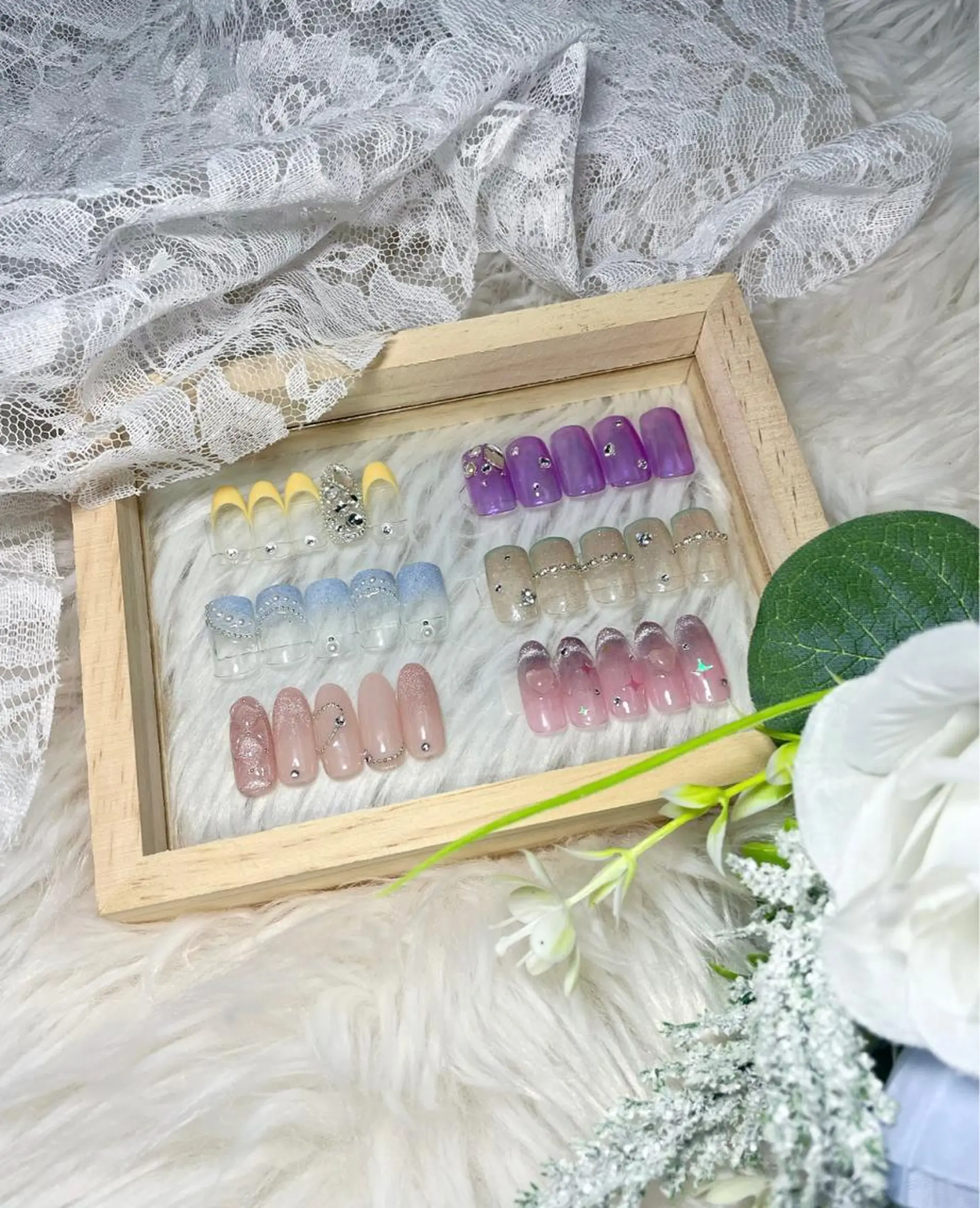 ネイル ハンドネイル フットネイル ハンドケア nail salon Blue Moonのネイルデザイン