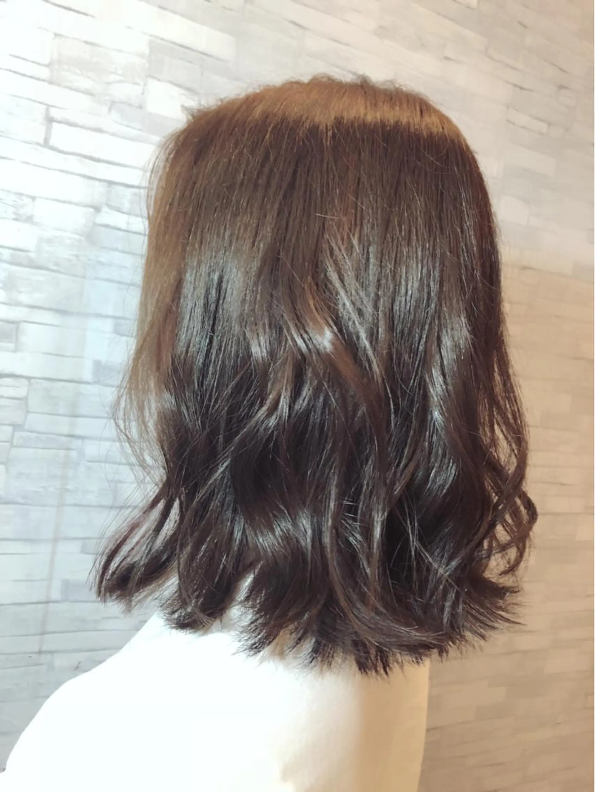 ミディアム カラー 福森 みずきのヘアスタイル