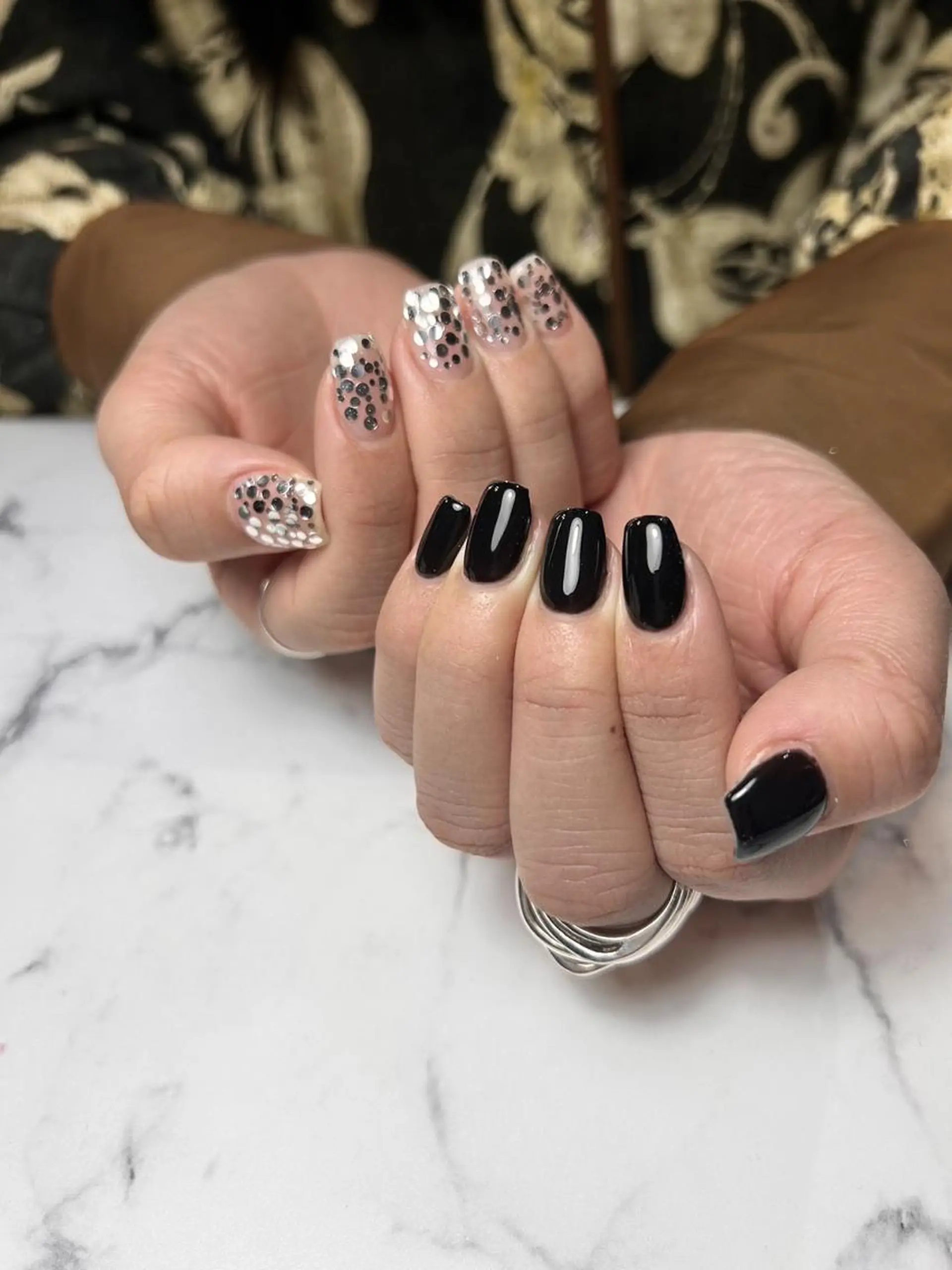 ネイル ホログラムネイル ワンカラーネイル Nailist Honamiのネイルデザイン