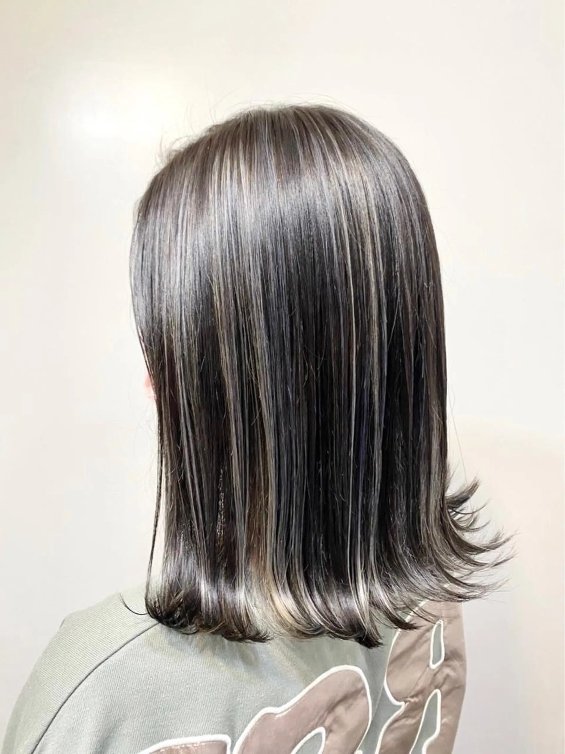 セミロング カラー ハイライトカラー ハイライト ブリーチ毛対応酸性 ストレート🌈サキのヘアスタイル