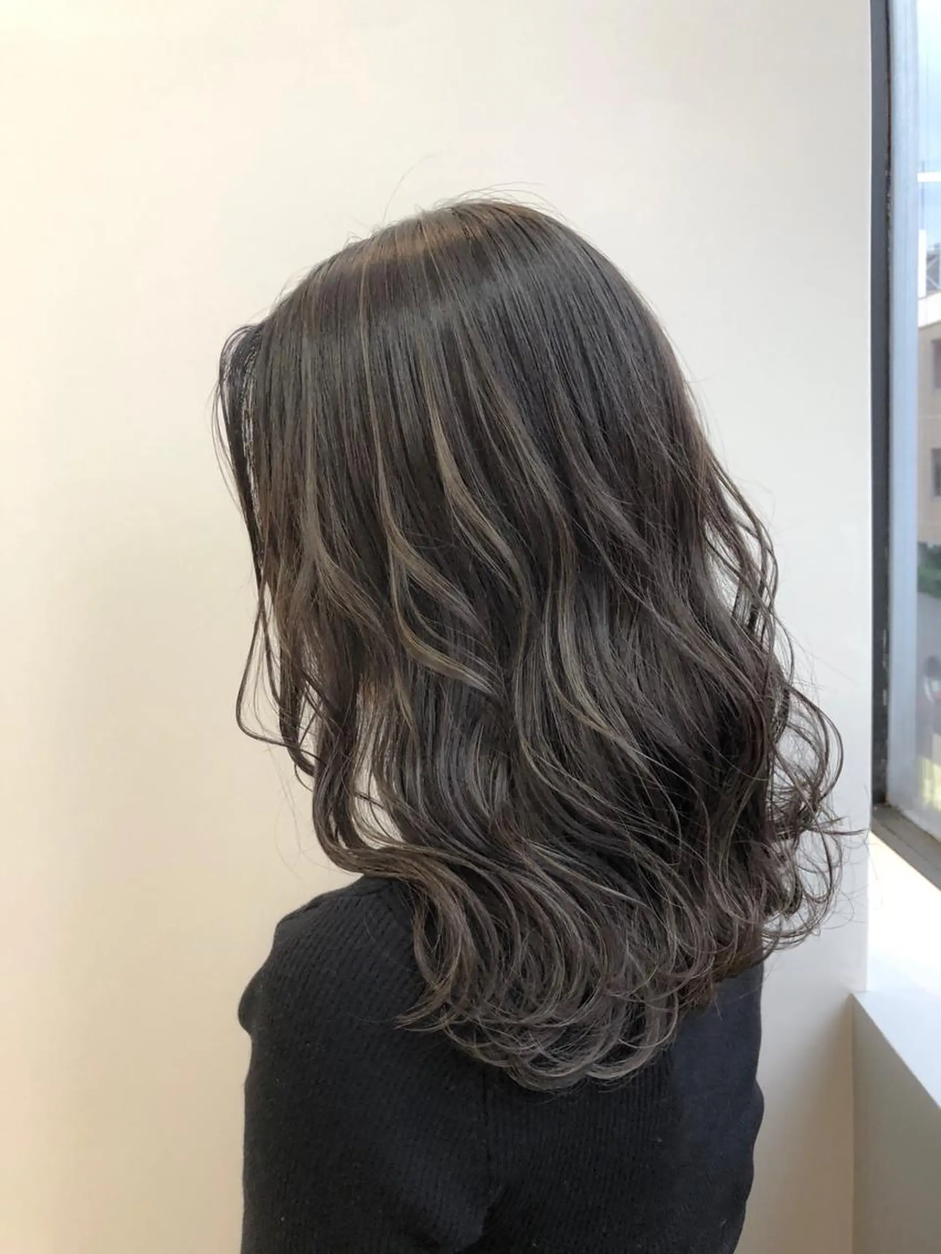 ミディアム カラー ハイライトカラー ハイライト 【透明感、艶髪】西村 有司のヘアスタイル